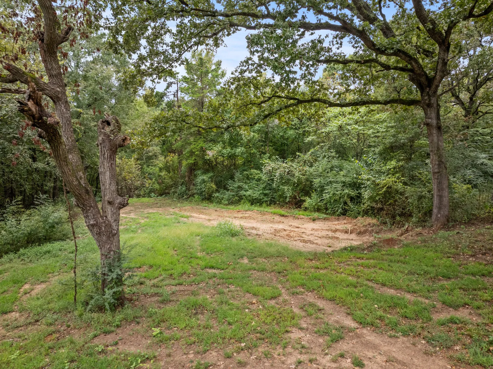 Single Family Residence For Sale in Titus County , 490 FM 1735, Mt Pleasant, Texas 75455, 2 Bedroom, 2 Bathroom, 1 Garage spaces, 1,360 Sqft, built in 2000, Price $250,000, mls#21065871, Real Estate Agent in Mt Pleasant, Homes For Sale in Titus county, Homes For Sale in Mt Pleasant, Realtor in Mt Pleasant Texas, Real Estate Brokerage Independent Realty Texas, Luminita Cordes Realtor