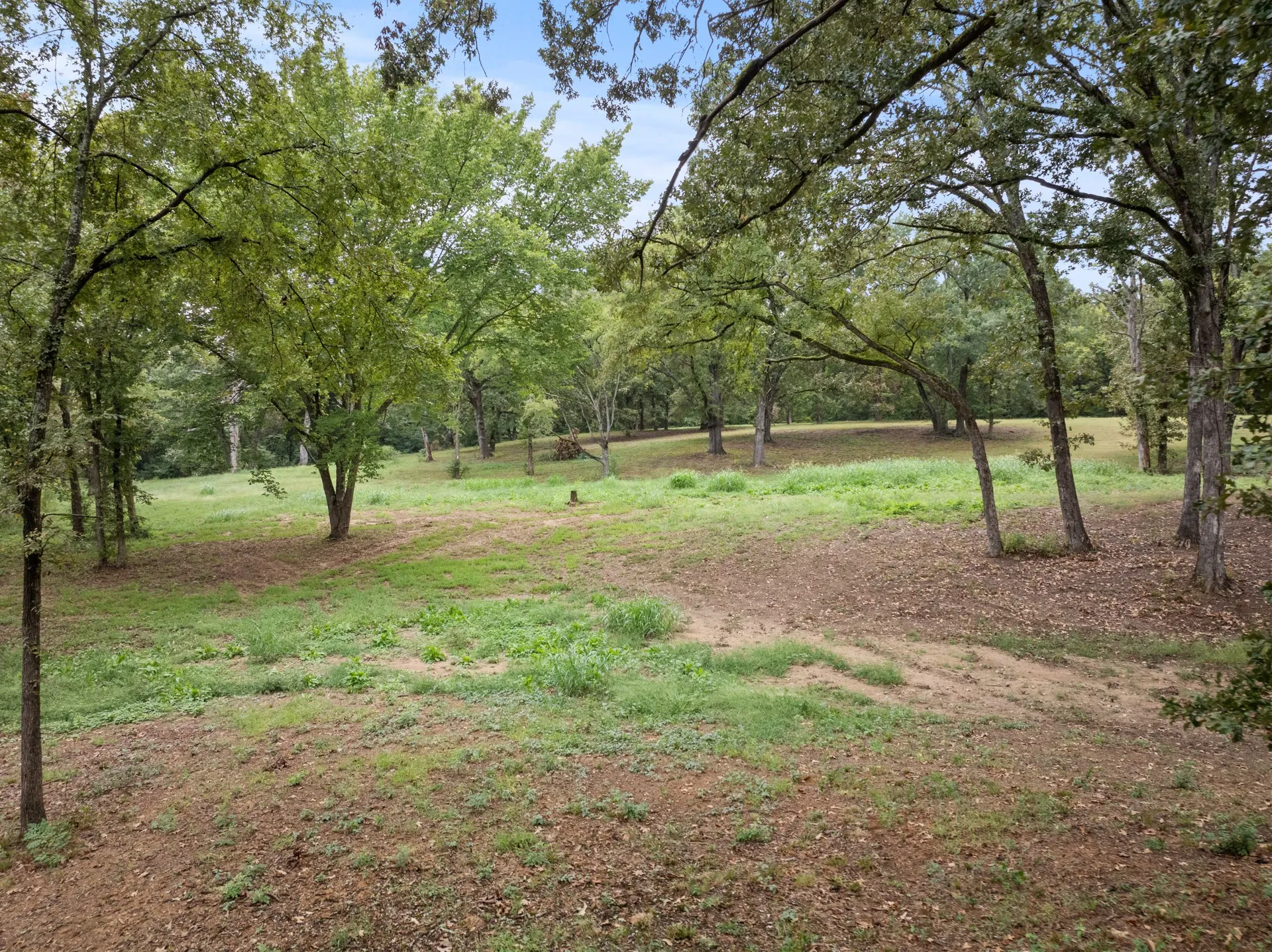 Single Family Residence For Sale in Titus County , 490 FM 1735, Mt Pleasant, Texas 75455, 2 Bedroom, 2 Bathroom, 1 Garage spaces, 1,360 Sqft, built in 2000, Price $250,000, mls#21065871, Real Estate Agent in Mt Pleasant, Homes For Sale in Titus county, Homes For Sale in Mt Pleasant, Realtor in Mt Pleasant Texas, Real Estate Brokerage Independent Realty Texas, Luminita Cordes Realtor