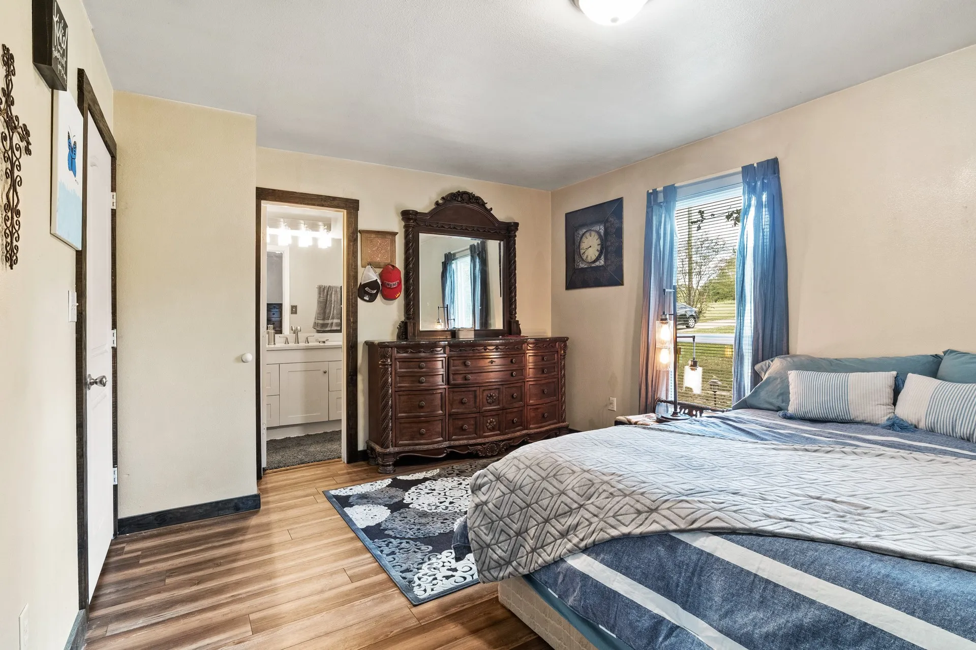 Single Family Residence For Sale in Titus County , 490 FM 1735, Mt Pleasant, Texas 75455, 2 Bedroom, 2 Bathroom, 1 Garage spaces, 1,360 Sqft, built in 2000, Price $250,000, mls#21065871, Real Estate Agent in Mt Pleasant, Homes For Sale in Titus county, Homes For Sale in Mt Pleasant, Realtor in Mt Pleasant Texas, Real Estate Brokerage Independent Realty Texas, Luminita Cordes Realtor