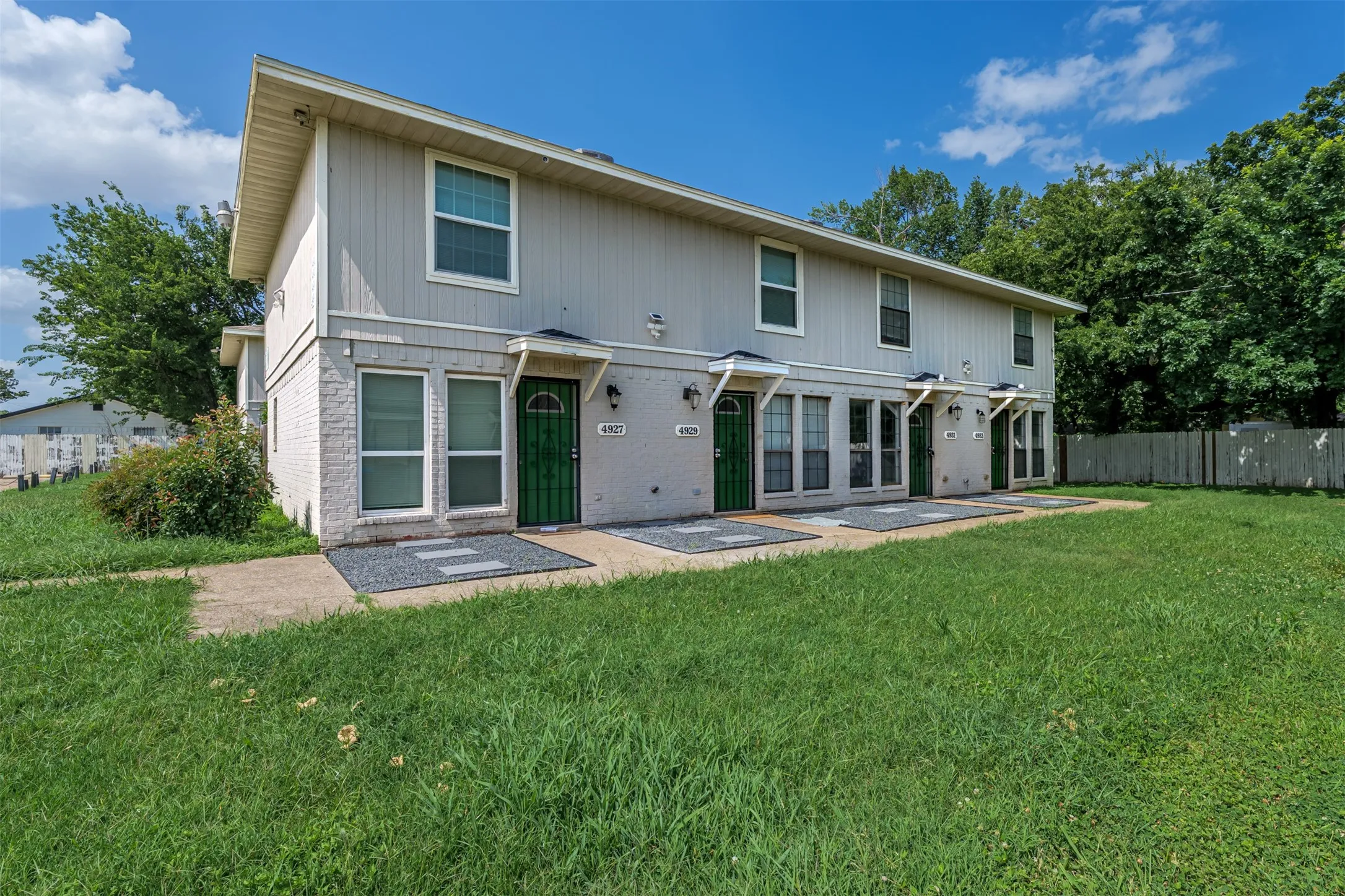 For Sale in Tarrant County , 4917 Miller Avenue, Fort Worth, Texas 76119, 2 Bedroom, 2 Bathroom, Garage spaces, 0 Sqft, built in 1986, Preowned, mls#21060365, Real Estate Agent in Fort Worth, Homes For Sale in Tarrant county, Homes For Sale in Fort Worth, Realtor in Fort Worth Texas, Real Estate Brokerage Independent Realty Texas, Luminita Cordes Realtor