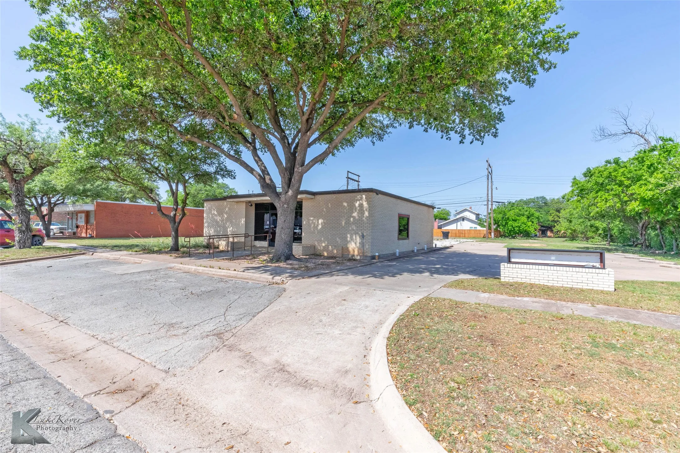Office For Sale in Taylor County , 718 Cedar Street, Abilene, Texas 79601, 0, 0, Garage spaces, 0 Sqft, built in 1975, mls#21066264, Real Estate Agent in Abilene, Homes For Sale in Taylor county, Homes For Sale in Abilene, Realtor in Abilene Texas, Real Estate Brokerage Independent Realty Texas, Luminita Cordes Realtor
