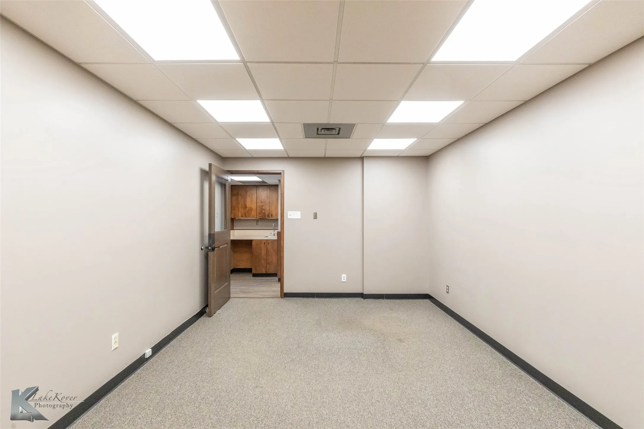 Office For Sale in Taylor County , 718 Cedar Street, Abilene, Texas 79601, 0, 0, Garage spaces, 0 Sqft, built in 1975, mls#21066264, Real Estate Agent in Abilene, Homes For Sale in Taylor county, Homes For Sale in Abilene, Realtor in Abilene Texas, Real Estate Brokerage Independent Realty Texas, Luminita Cordes Realtor