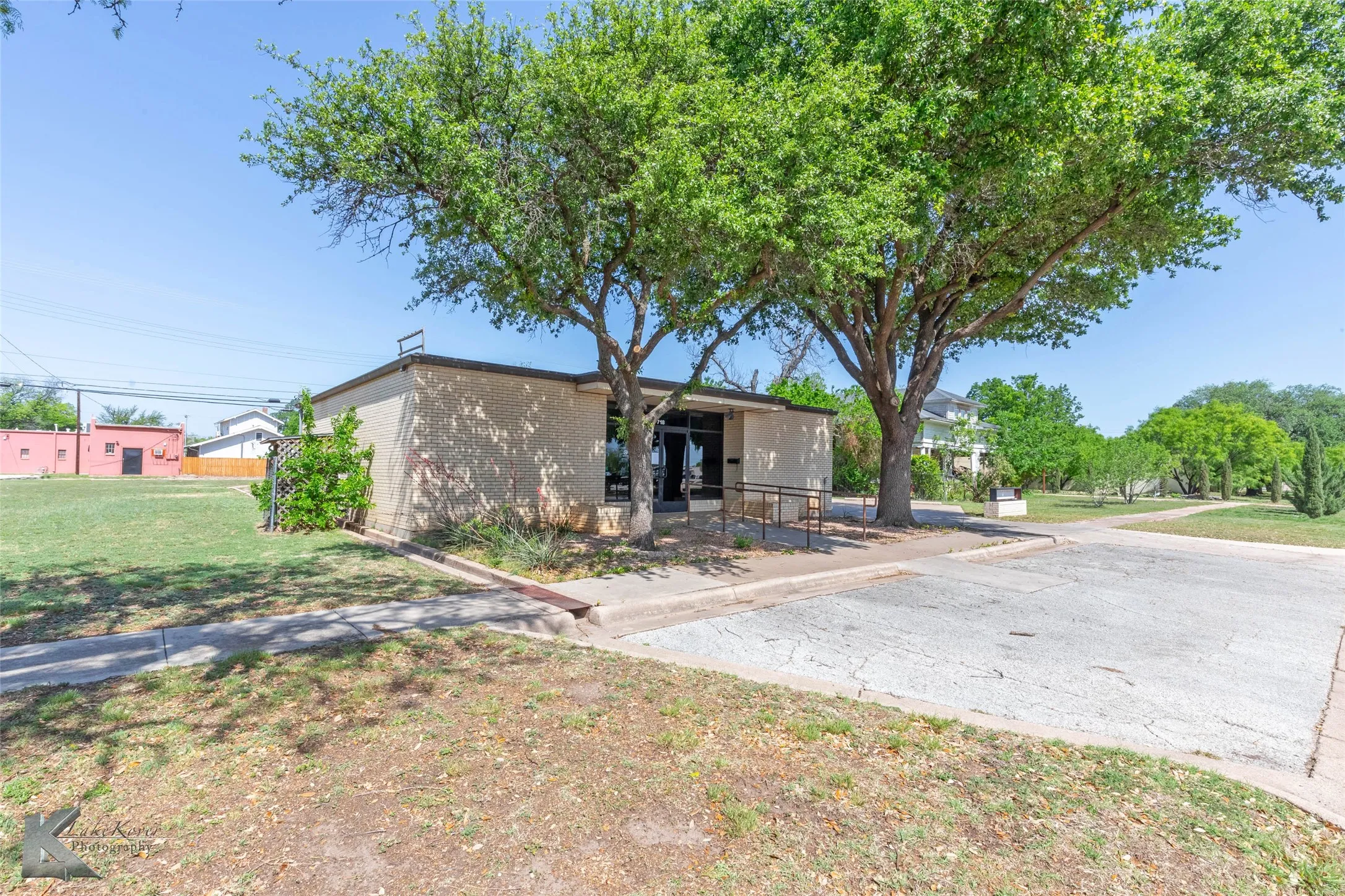 Office For Sale in Taylor County , 718 Cedar Street, Abilene, Texas 79601, 0, 0, Garage spaces, 0 Sqft, built in 1975, mls#21066264, Real Estate Agent in Abilene, Homes For Sale in Taylor county, Homes For Sale in Abilene, Realtor in Abilene Texas, Real Estate Brokerage Independent Realty Texas, Luminita Cordes Realtor