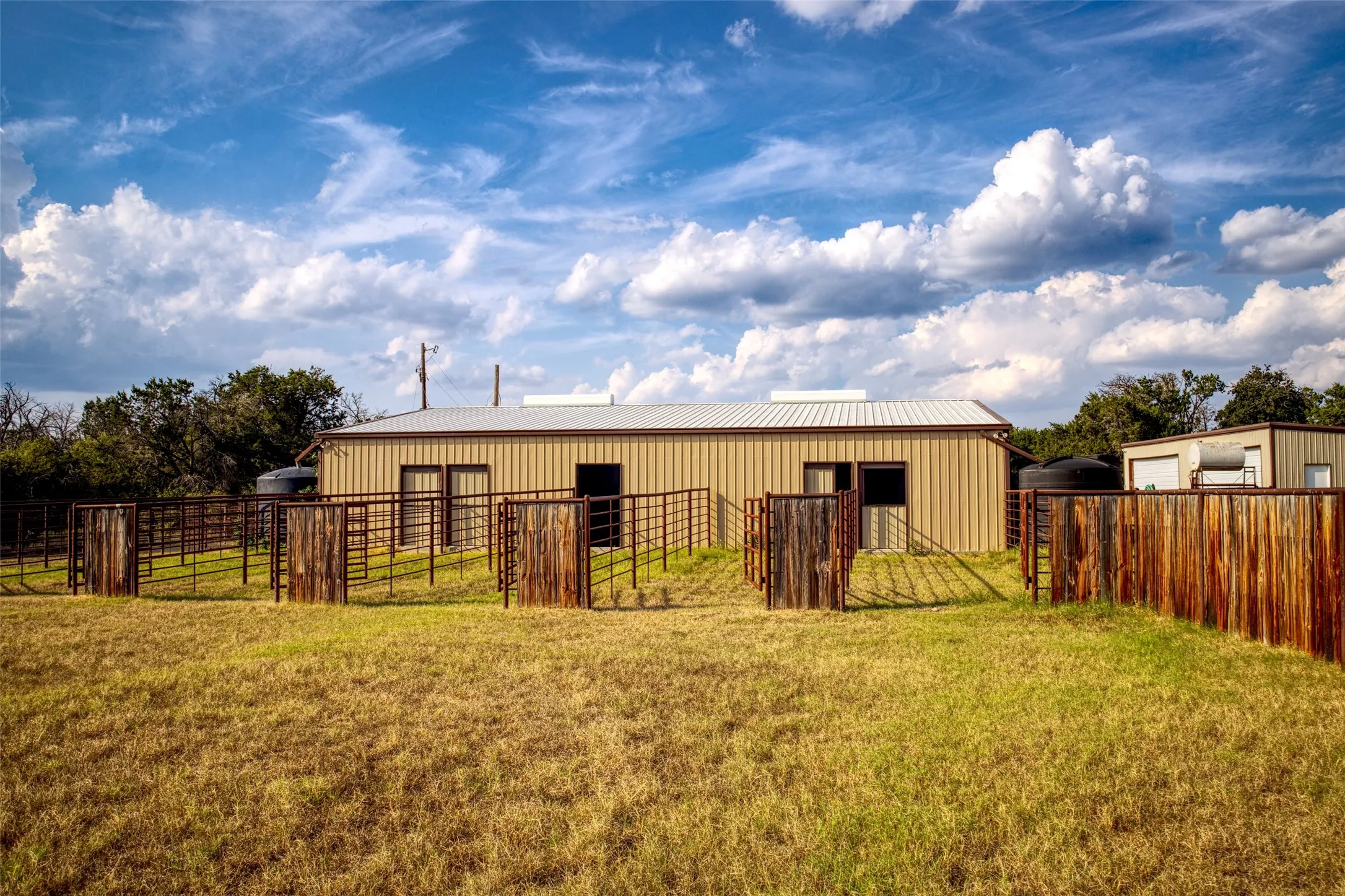 Farm For Sale in Palo Pinto County , 2525 Dodson Prairie Road, Gordon, Texas 76453, 3 Bedroom, 4 Bathroom, Garage spaces, 1,960 Sqft, built in 1995, mls#21066066, Real Estate Agent in Gordon, Homes For Sale in Palo Pinto county, Homes For Sale in Gordon, Realtor in Gordon Texas, Real Estate Brokerage Independent Realty Texas, Luminita Cordes Realtor