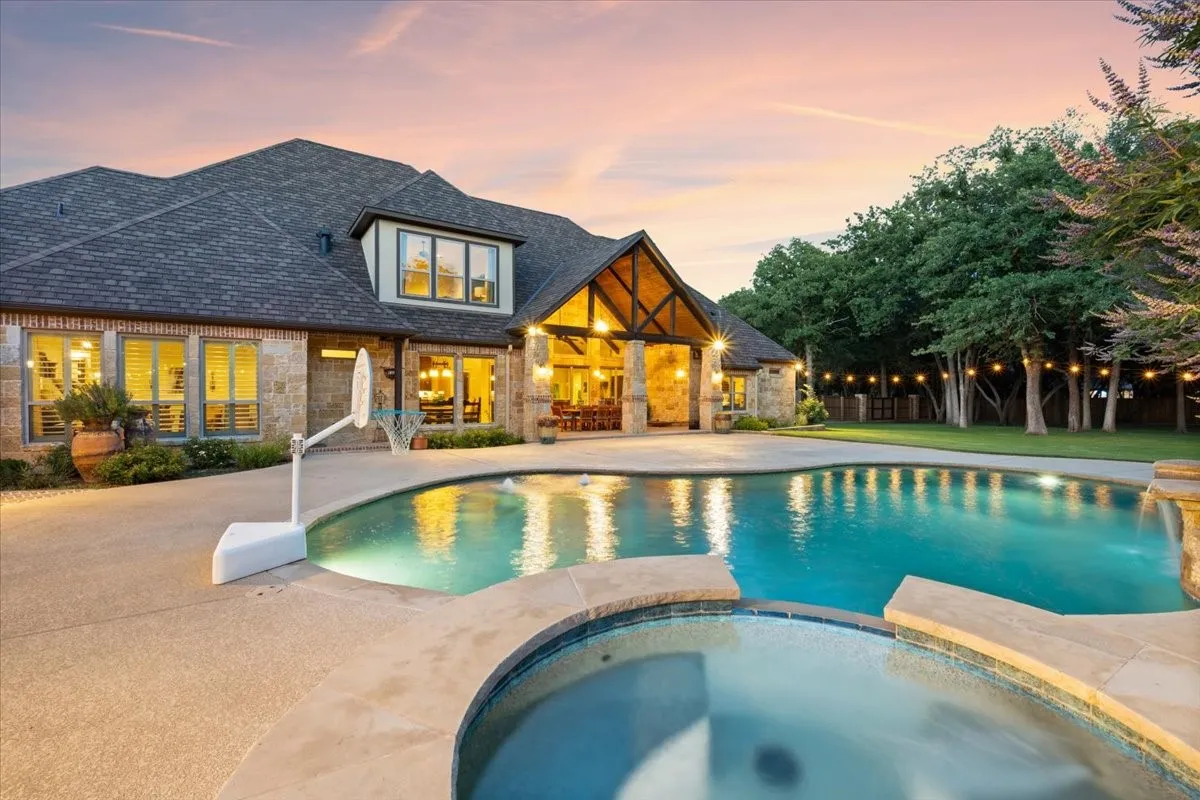 Single Family Residence For Sale in Erath County , 915 Timber Creek Drive, Stephenville, Texas 76401, 4 Bedroom, 5 Bathroom, 4 Garage spaces, 4,625 Sqft, built in 2015, Preowned, mls#21065118, Real Estate Agent in Stephenville, Homes For Sale in Erath county, Homes For Sale in Stephenville, Realtor in Stephenville Texas, Real Estate Brokerage Independent Realty Texas, Luminita Cordes Realtor