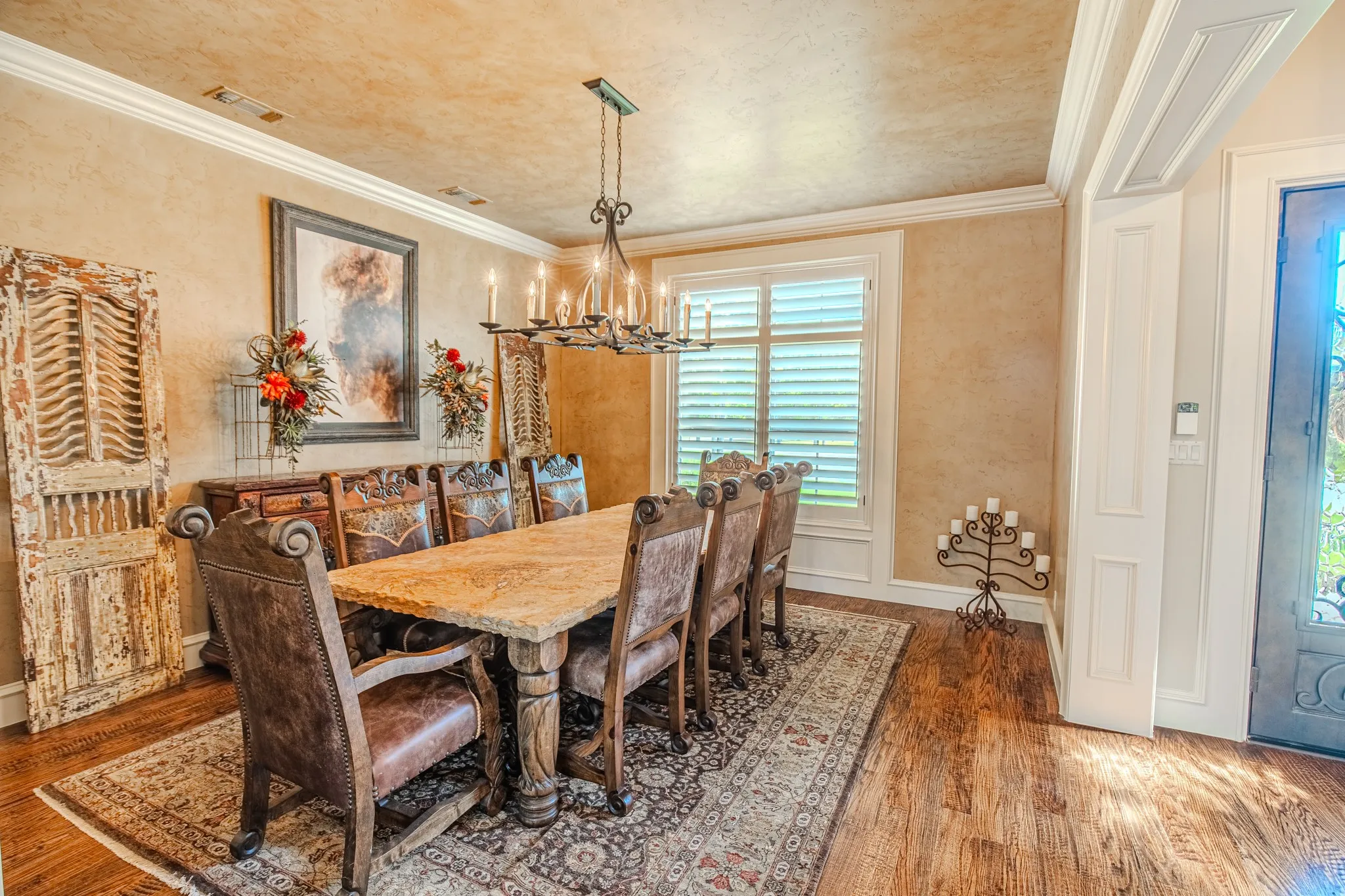 Formal dining room