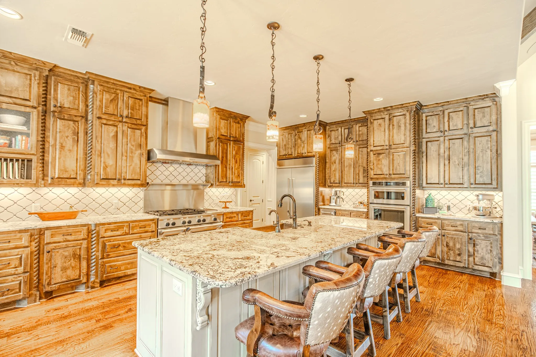 Single Family Residence For Sale in Erath County , 915 Timber Creek Drive, Stephenville, Texas 76401, 4 Bedroom, 5 Bathroom, 4 Garage spaces, 4,625 Sqft, built in 2015, Preowned, mls#21065118, Real Estate Agent in Stephenville, Homes For Sale in Erath county, Homes For Sale in Stephenville, Realtor in Stephenville Texas, Real Estate Brokerage Independent Realty Texas, Luminita Cordes Realtor