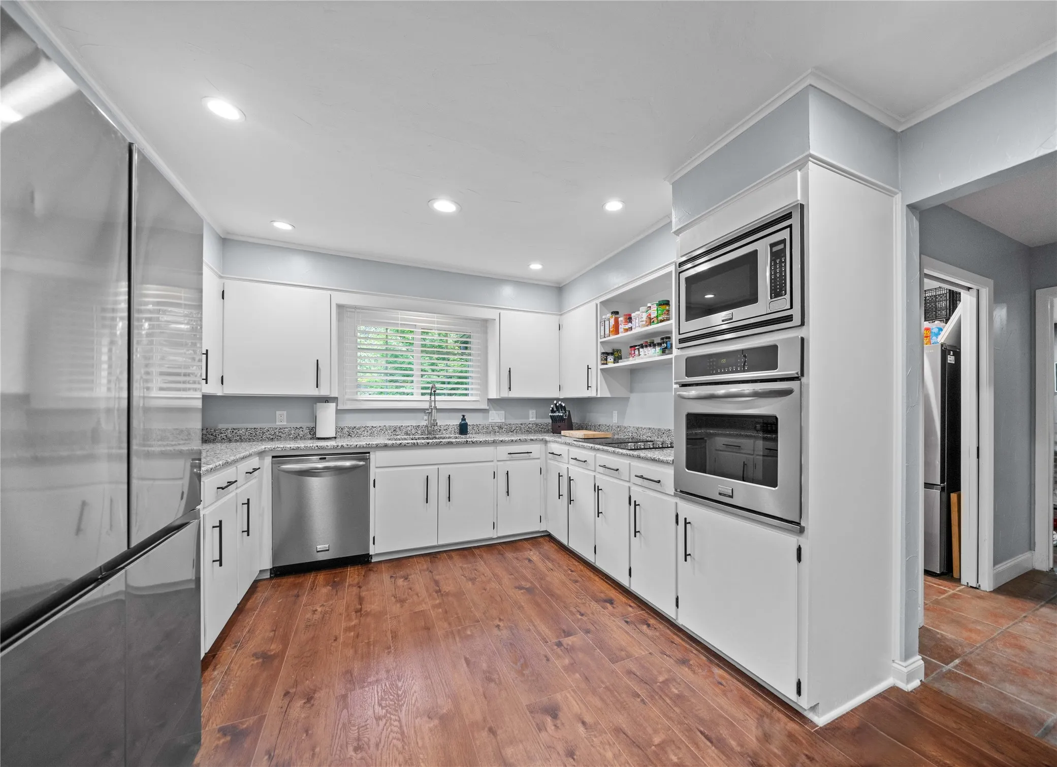 Single Family Residence For Sale in Smith County , 4107 Chester Drive, Tyler, Texas 75701, 4 Bedroom, 2 Bathroom, Garage spaces, 2,753 Sqft, built in 1969, Preowned, mls#21066961, Real Estate Agent in Tyler, Homes For Sale in Smith county, Homes For Sale in Tyler, Realtor in Tyler Texas, Real Estate Brokerage Independent Realty Texas, Luminita Cordes Realtor