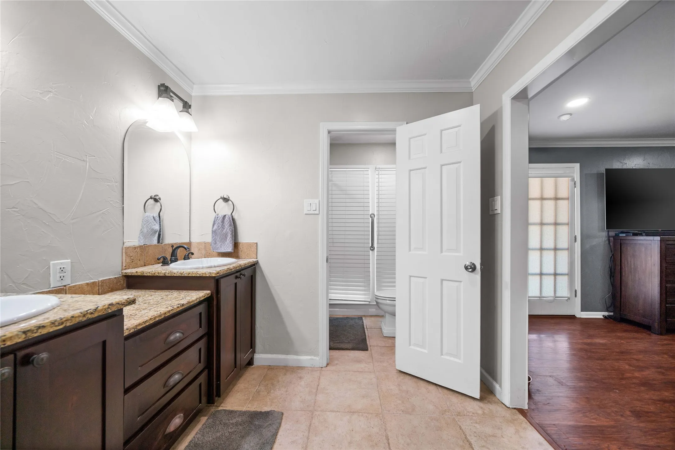 Single Family Residence For Sale in Smith County , 4107 Chester Drive, Tyler, Texas 75701, 4 Bedroom, 2 Bathroom, Garage spaces, 2,753 Sqft, built in 1969, Preowned, mls#21066961, Real Estate Agent in Tyler, Homes For Sale in Smith county, Homes For Sale in Tyler, Realtor in Tyler Texas, Real Estate Brokerage Independent Realty Texas, Luminita Cordes Realtor