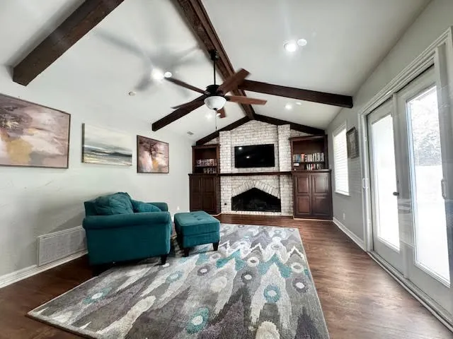 Single Family Residence For Sale in Smith County , 4107 Chester Drive, Tyler, Texas 75701, 4 Bedroom, 2 Bathroom, Garage spaces, 2,753 Sqft, built in 1969, Preowned, mls#21066961, Real Estate Agent in Tyler, Homes For Sale in Smith county, Homes For Sale in Tyler, Realtor in Tyler Texas, Real Estate Brokerage Independent Realty Texas, Luminita Cordes Realtor