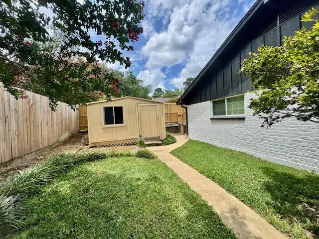 Single Family Residence For Sale in Smith County , 4107 Chester Drive, Tyler, Texas 75701, 4 Bedroom, 2 Bathroom, Garage spaces, 2,753 Sqft, built in 1969, Preowned, mls#21066961, Real Estate Agent in Tyler, Homes For Sale in Smith county, Homes For Sale in Tyler, Realtor in Tyler Texas, Real Estate Brokerage Independent Realty Texas, Luminita Cordes Realtor