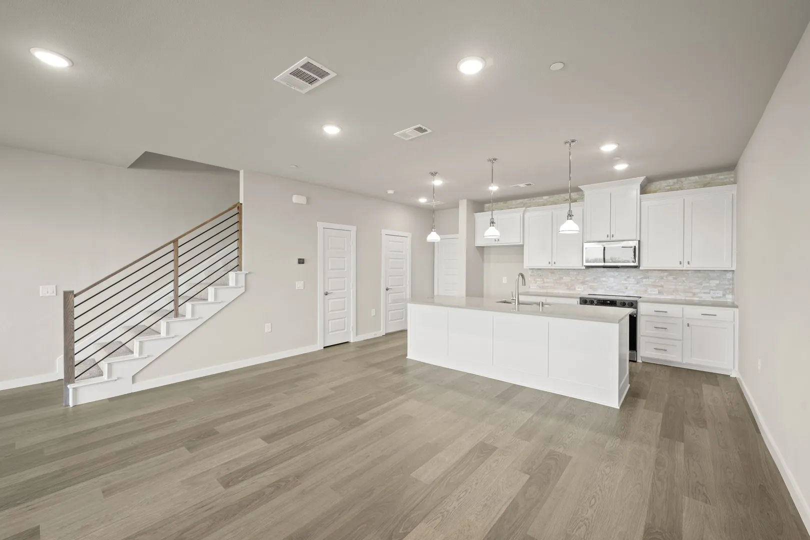 4606 White Buffalo_2220_Aspen- Dining-1