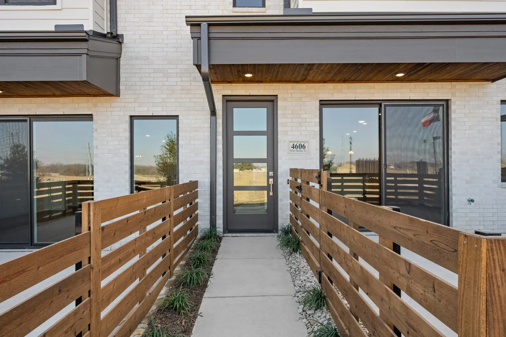 4606 White Buffalo_2220_Aspen- Exterior-3
