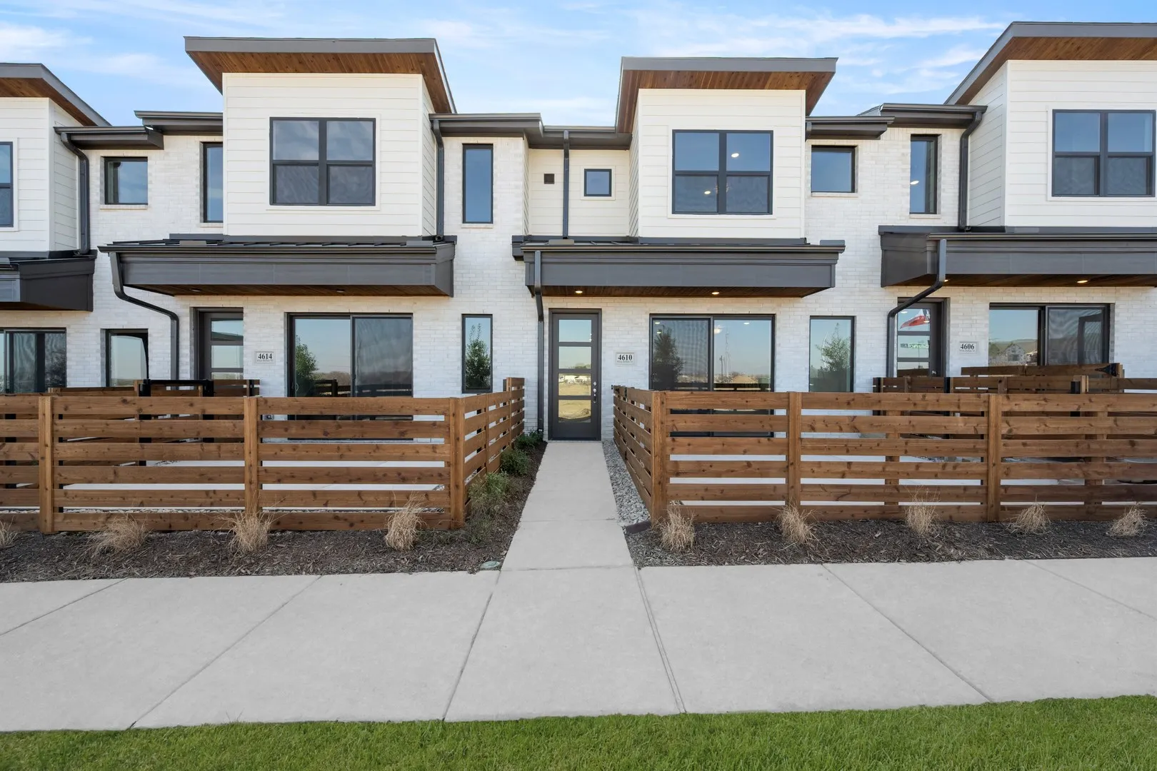 4610 White Buffalo_2221_Birch- Exterior-3