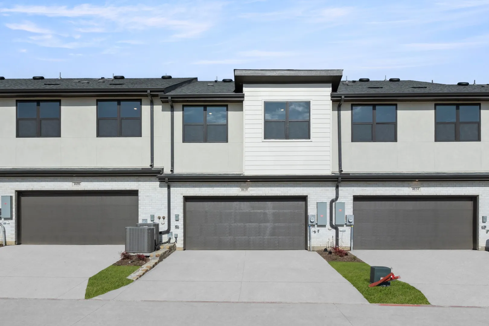 4610 White Buffalo_2221_Birch- Exterior-4