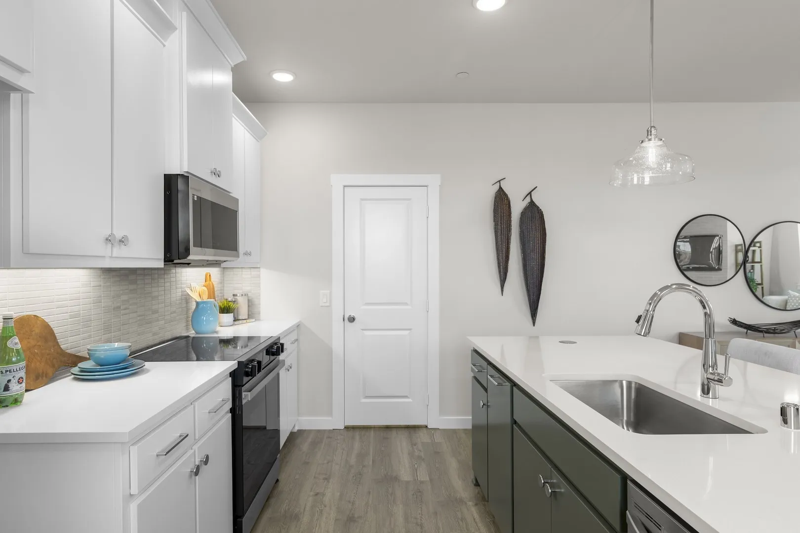 9007 Indianola_2542_Granite_Kitchen (2)