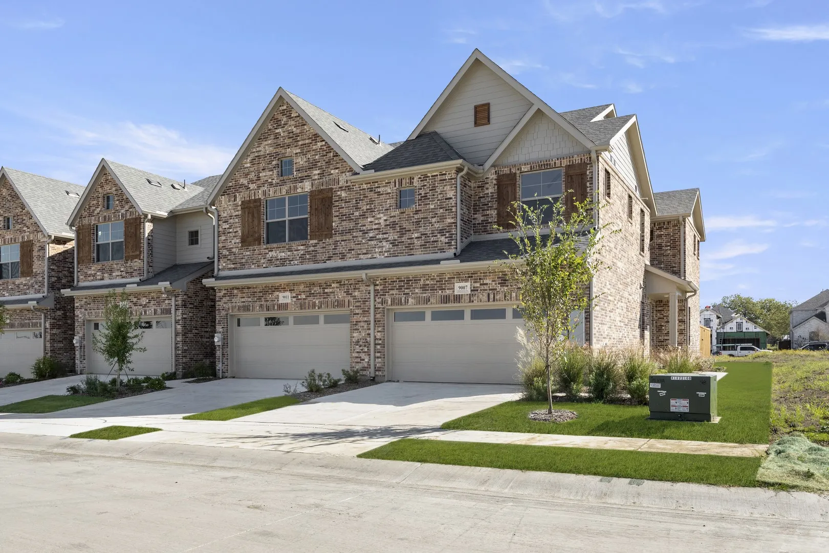9007 Indianola_2542_Granite_Front (2)