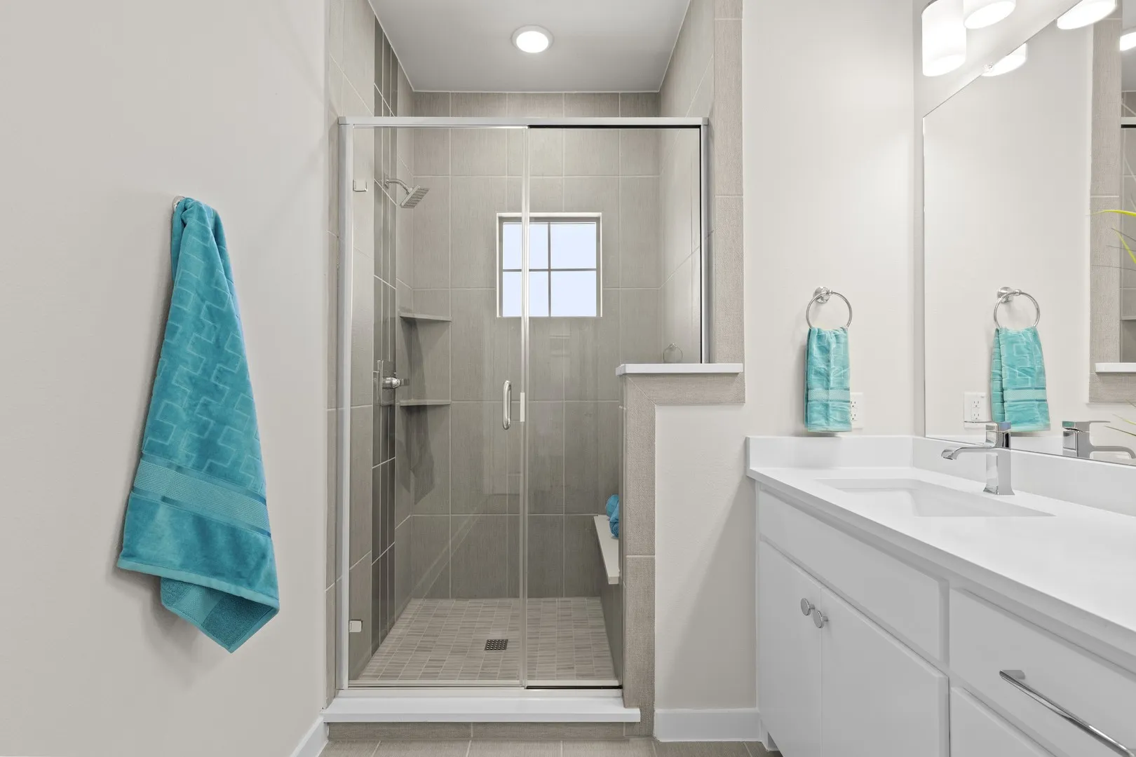 9007 Indianola_2542_Granite_Bath (2)