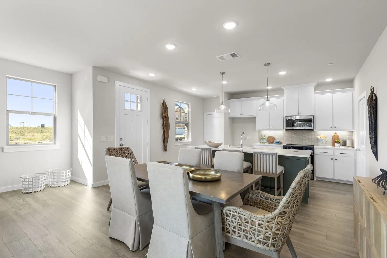 9007 Indianola_2542_Granite_Dining