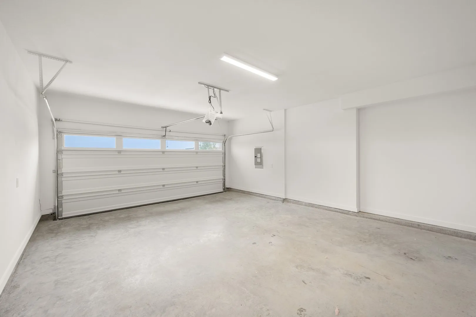 4611 Haws Trail_ 2570_Lotus- Garage-1