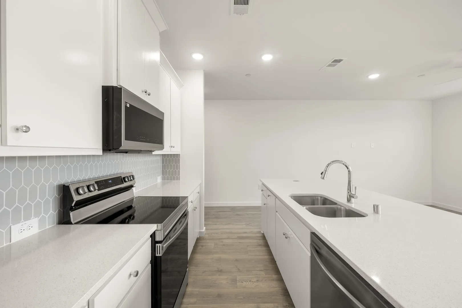 4611 Haws Trail_ 2570_Lotus- Kitchen-3