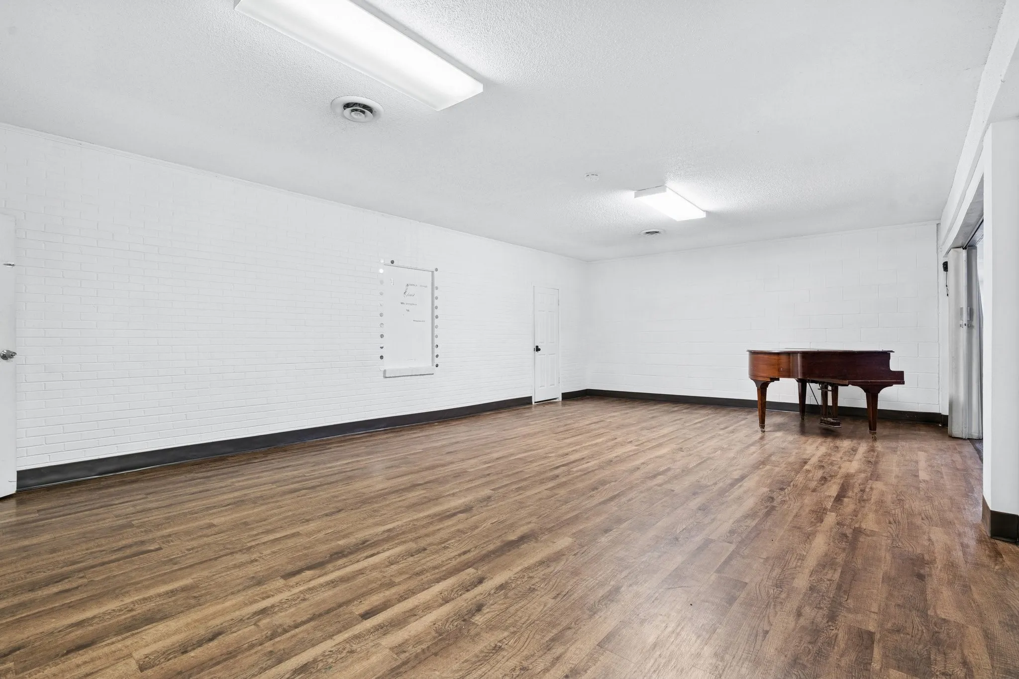 Business For Rent in Dallas County , 200 E Carr Lane, Duncanville, Texas 75116, 0, 0, Garage spaces, 0 Sqft, built in 1960, Preowned, mls#21067317, Real Estate Agent in Duncanville, Homes For Rent in Dallas county, Homes For Rent in Duncanville, Realtor in Duncanville Texas, Real Estate Brokerage Independent Realty Texas, Luminita Cordes Realtor