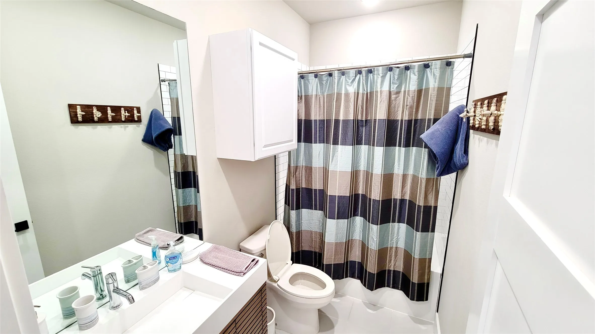2nd Bathroom