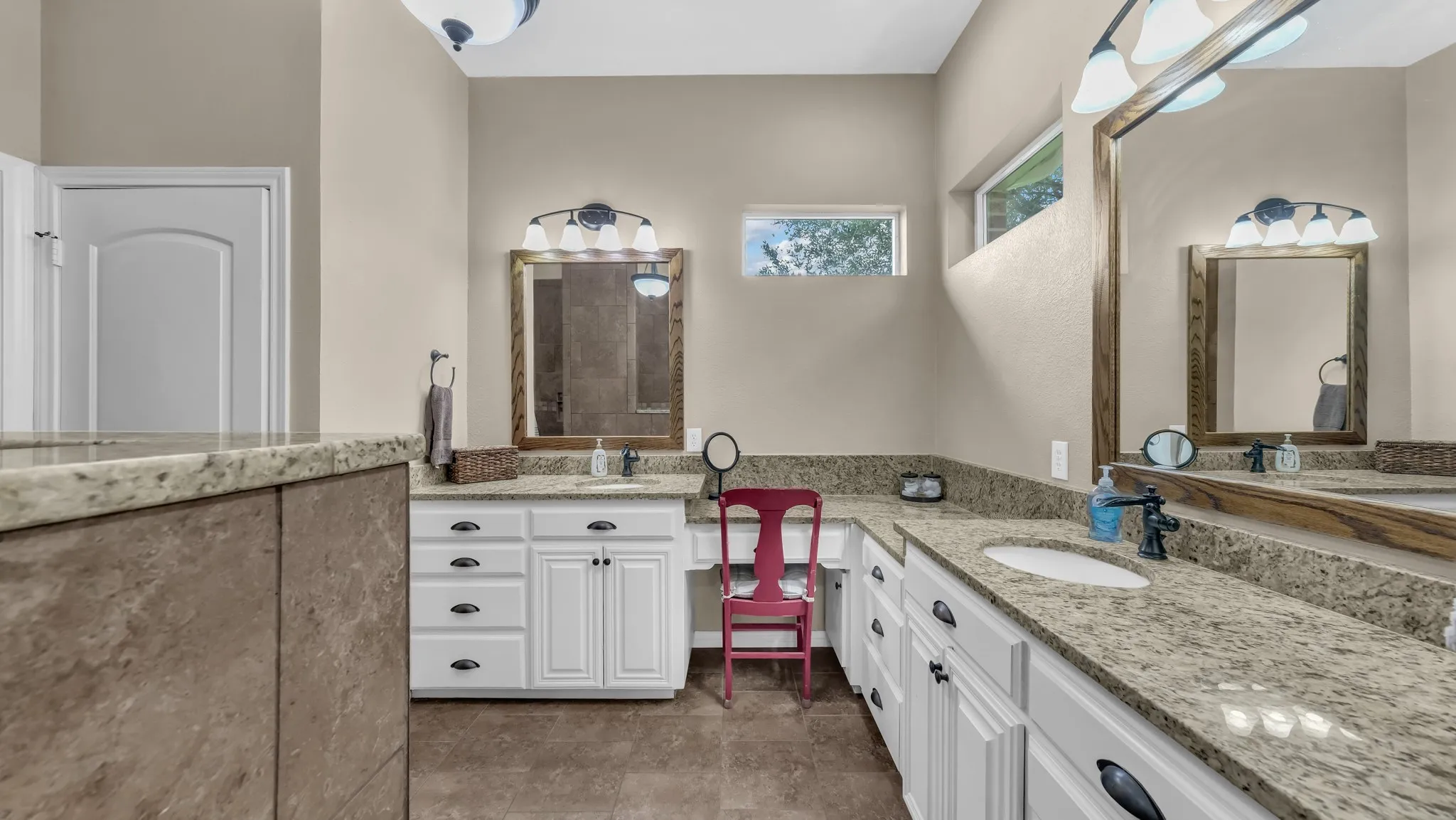 Farm For Sale in Johnson County , 398 J O Junge Road, Cleburne, Texas 76033, 4 Bedroom, 4 Bathroom, 2 Garage spaces, 2,690 Sqft, built in 1998, Preowned, mls#21063508, Real Estate Agent in Cleburne, Homes For Sale in Johnson county, Homes For Sale in Cleburne, Realtor in Cleburne Texas, Real Estate Brokerage Independent Realty Texas, Luminita Cordes Realtor