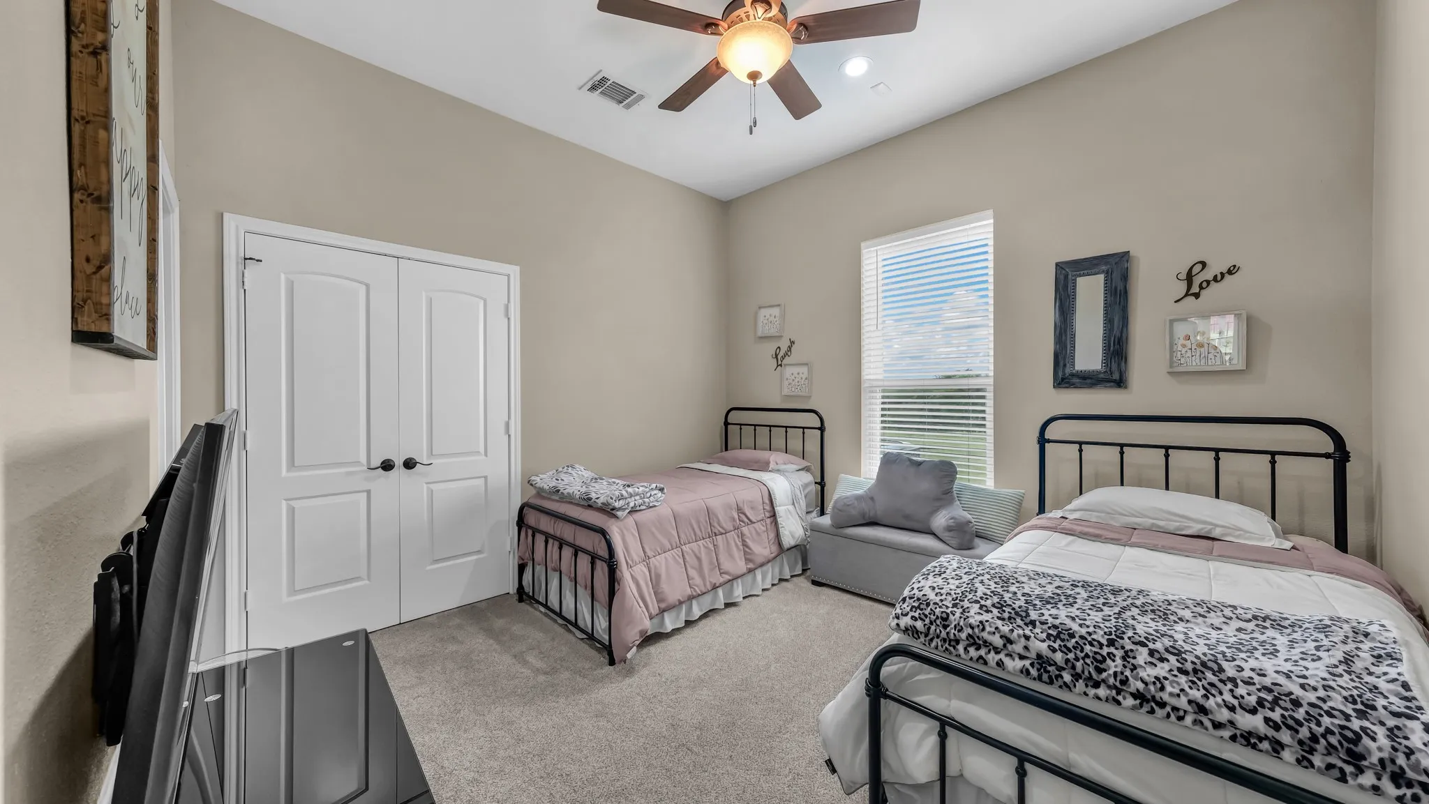 Farm For Sale in Johnson County , 398 J O Junge Road, Cleburne, Texas 76033, 4 Bedroom, 4 Bathroom, 2 Garage spaces, 2,690 Sqft, built in 1998, Preowned, mls#21063508, Real Estate Agent in Cleburne, Homes For Sale in Johnson county, Homes For Sale in Cleburne, Realtor in Cleburne Texas, Real Estate Brokerage Independent Realty Texas, Luminita Cordes Realtor