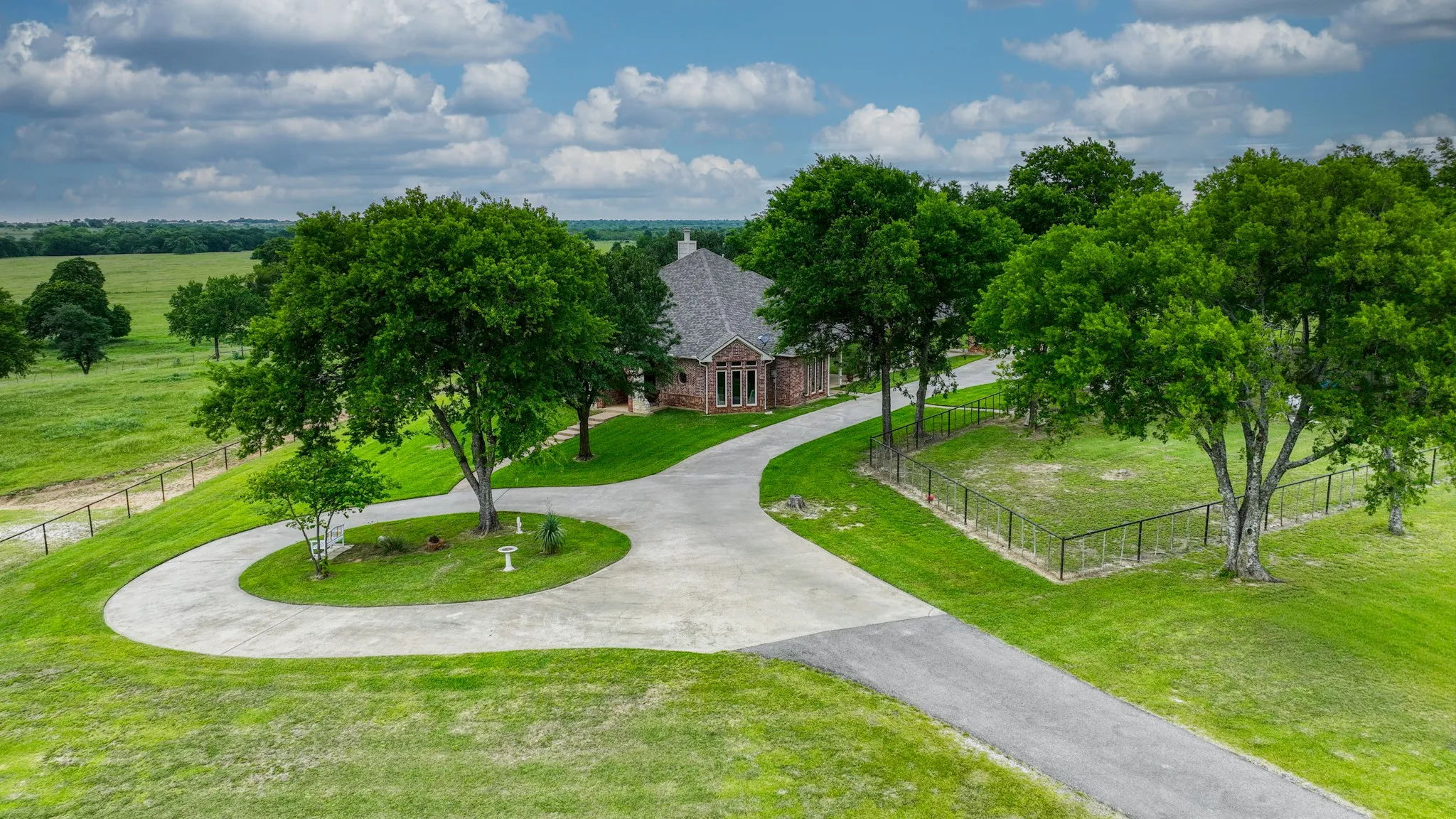 Farm For Sale in Johnson County , 398 J O Junge Road, Cleburne, Texas 76033, 4 Bedroom, 4 Bathroom, 2 Garage spaces, 2,690 Sqft, built in 1998, Preowned, mls#21063508, Real Estate Agent in Cleburne, Homes For Sale in Johnson county, Homes For Sale in Cleburne, Realtor in Cleburne Texas, Real Estate Brokerage Independent Realty Texas, Luminita Cordes Realtor