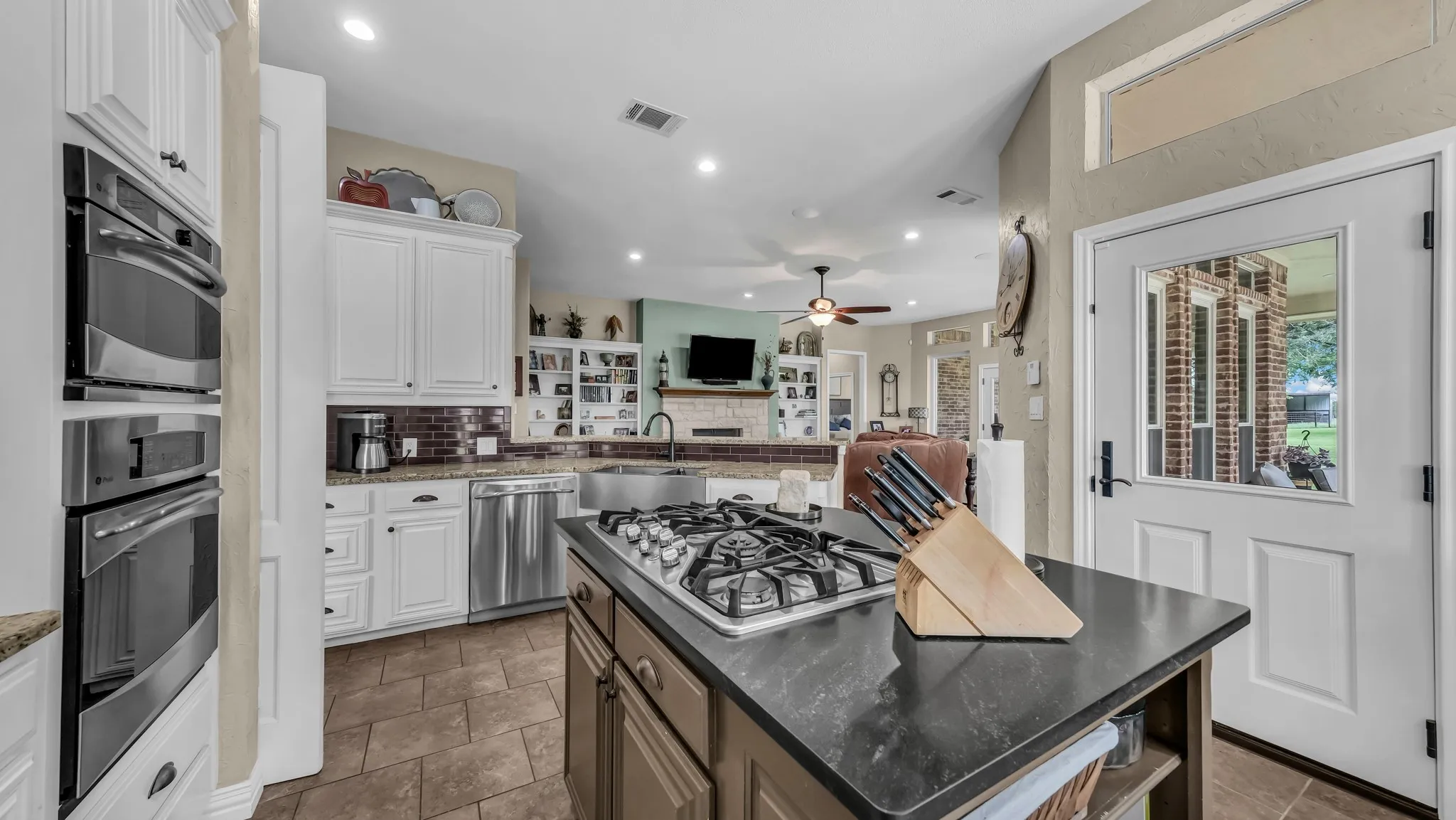 Farm For Sale in Johnson County , 398 J O Junge Road, Cleburne, Texas 76033, 4 Bedroom, 4 Bathroom, 2 Garage spaces, 2,690 Sqft, built in 1998, Preowned, mls#21063508, Real Estate Agent in Cleburne, Homes For Sale in Johnson county, Homes For Sale in Cleburne, Realtor in Cleburne Texas, Real Estate Brokerage Independent Realty Texas, Luminita Cordes Realtor