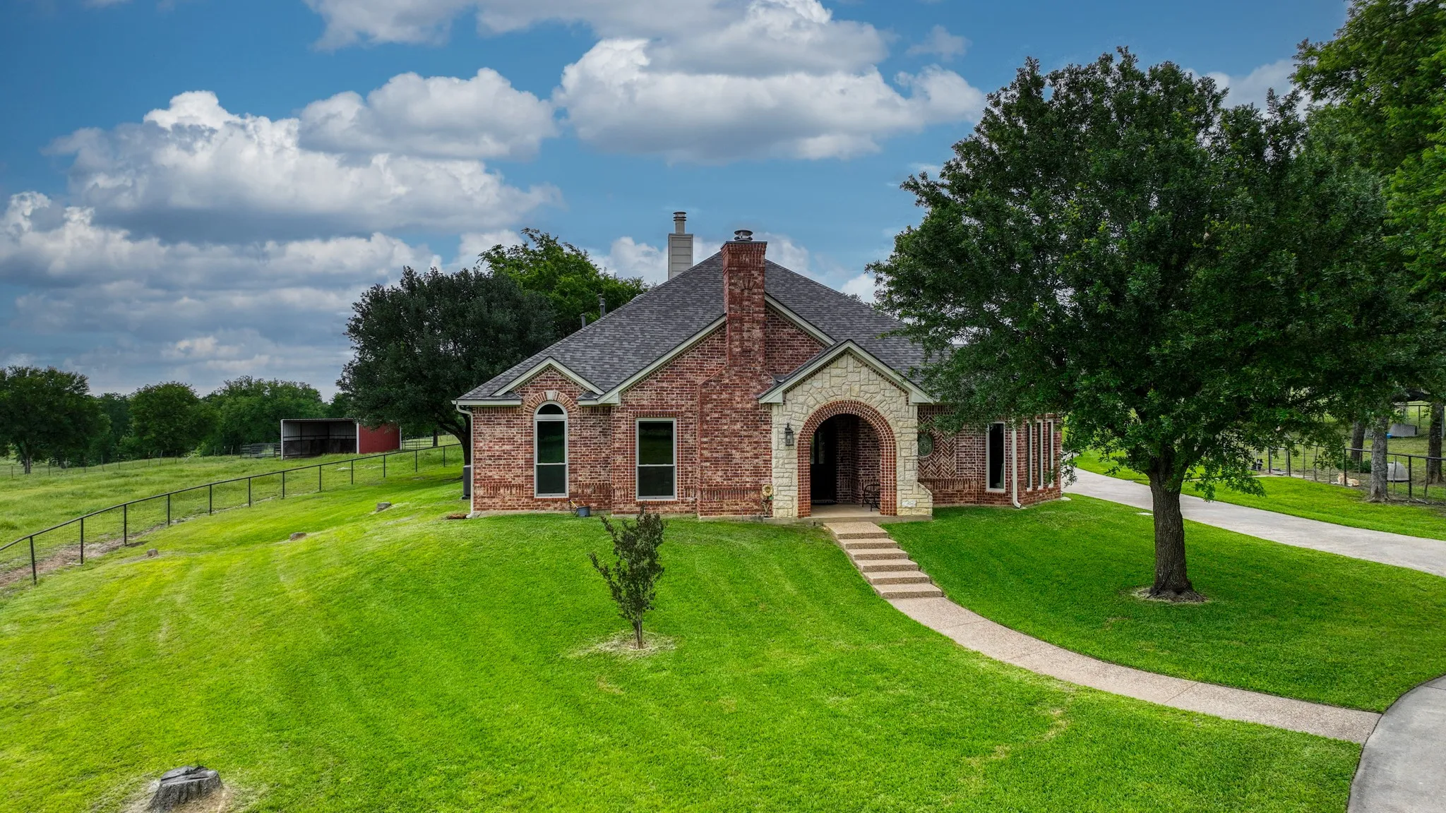 Farm For Sale in Johnson County , 398 J O Junge Road, Cleburne, Texas 76033, 4 Bedroom, 4 Bathroom, 2 Garage spaces, 2,690 Sqft, built in 1998, Preowned, mls#21063508, Real Estate Agent in Cleburne, Homes For Sale in Johnson county, Homes For Sale in Cleburne, Realtor in Cleburne Texas, Real Estate Brokerage Independent Realty Texas, Luminita Cordes Realtor