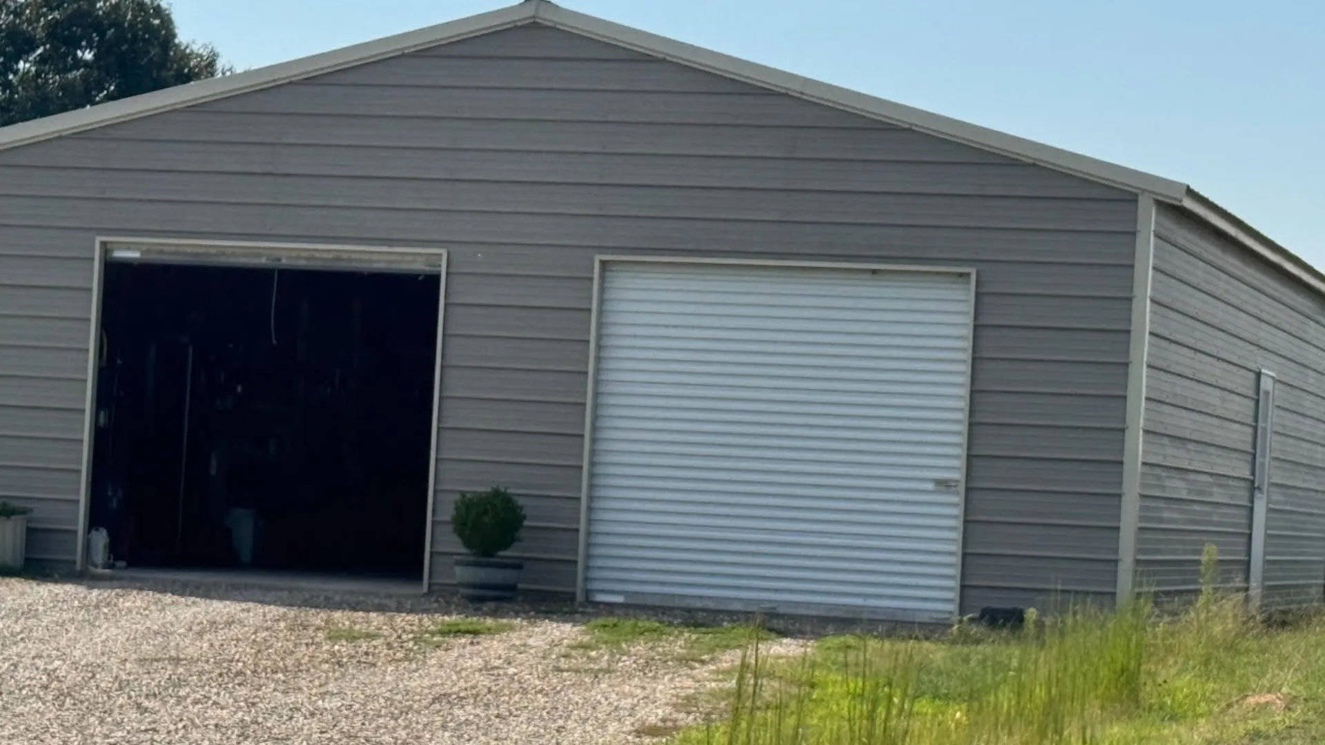 Farm For Sale in Franklin (TX) County , 768 County Road 2220, Talco, Texas 75487, 4 Bedroom, 3 Bathroom, 2 Garage spaces, 2,280 Sqft, built in 2012, mls#21068244, Real Estate Agent in Talco, Homes For Sale in Franklin (TX) county, Homes For Sale in Talco, Realtor in Talco Texas, Real Estate Brokerage Independent Realty Texas, Luminita Cordes Realtor