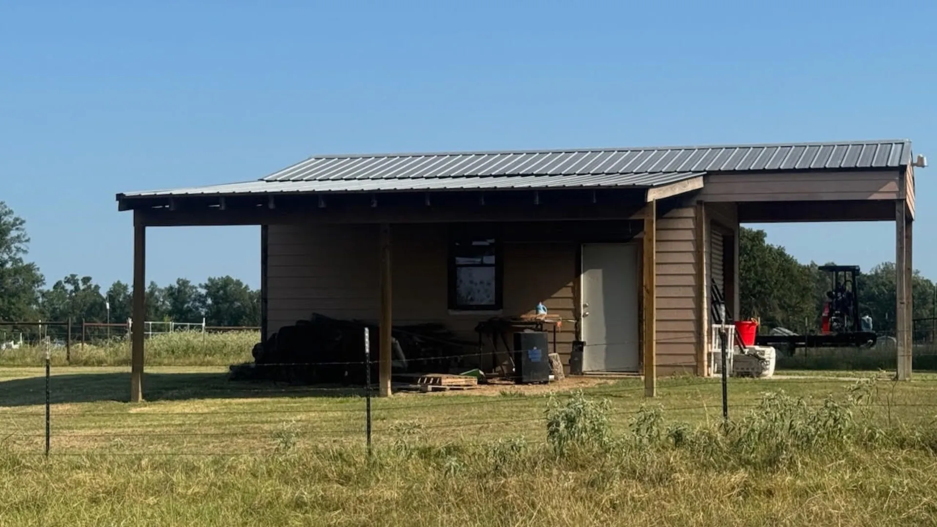 Farm For Sale in Franklin (TX) County , 768 County Road 2220, Talco, Texas 75487, 4 Bedroom, 3 Bathroom, 2 Garage spaces, 2,280 Sqft, built in 2012, mls#21068244, Real Estate Agent in Talco, Homes For Sale in Franklin (TX) county, Homes For Sale in Talco, Realtor in Talco Texas, Real Estate Brokerage Independent Realty Texas, Luminita Cordes Realtor