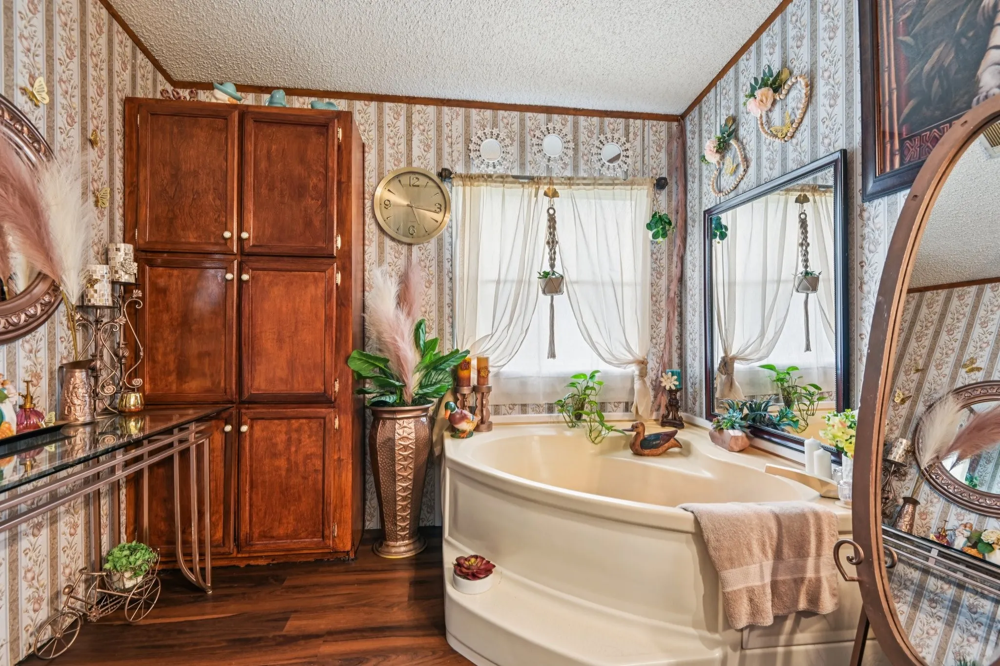 Mobile Home For Sale in Kaufman County , 29275 Fm 429, Terrell, Texas 75161, 3 Bedroom, 2 Bathroom, 2 Garage spaces, 1,568 Sqft, built in 1998, mls#21068337, Real Estate Agent in Terrell, Homes For Sale in Kaufman county, Homes For Sale in Terrell, Realtor in Terrell Texas, Real Estate Brokerage Independent Realty Texas, Luminita Cordes Realtor