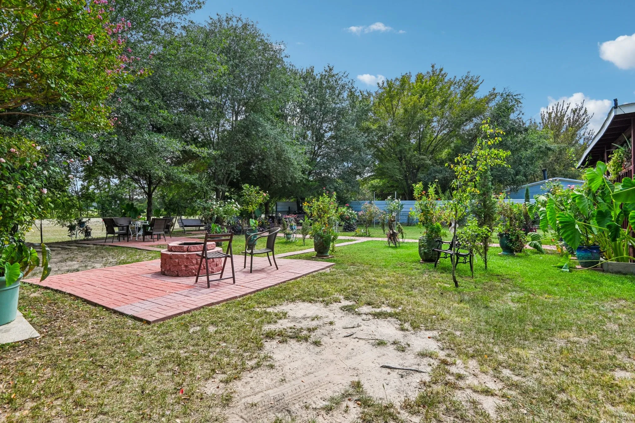 Mobile Home For Sale in Kaufman County , 29275 Fm 429, Terrell, Texas 75161, 3 Bedroom, 2 Bathroom, 2 Garage spaces, 1,568 Sqft, built in 1998, mls#21068337, Real Estate Agent in Terrell, Homes For Sale in Kaufman county, Homes For Sale in Terrell, Realtor in Terrell Texas, Real Estate Brokerage Independent Realty Texas, Luminita Cordes Realtor