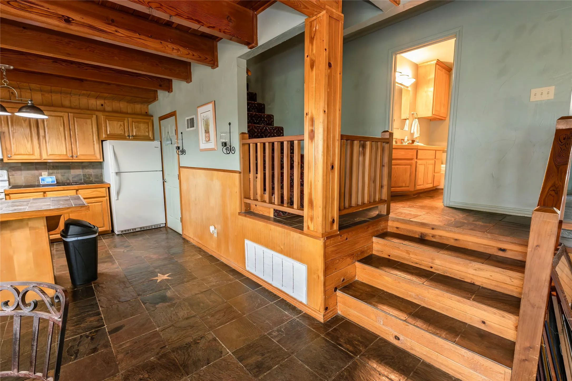 Single Family Residence For Sale in Montague County , 698 Storey Road, Nocona, Texas 76255, 3 Bedroom, 2 Bathroom, Garage spaces, 1,336 Sqft, built in 2002, mls#21068568, Real Estate Agent in Nocona, Homes For Sale in Montague county, Homes For Sale in Nocona, Realtor in Nocona Texas, Real Estate Brokerage Independent Realty Texas, Luminita Cordes Realtor