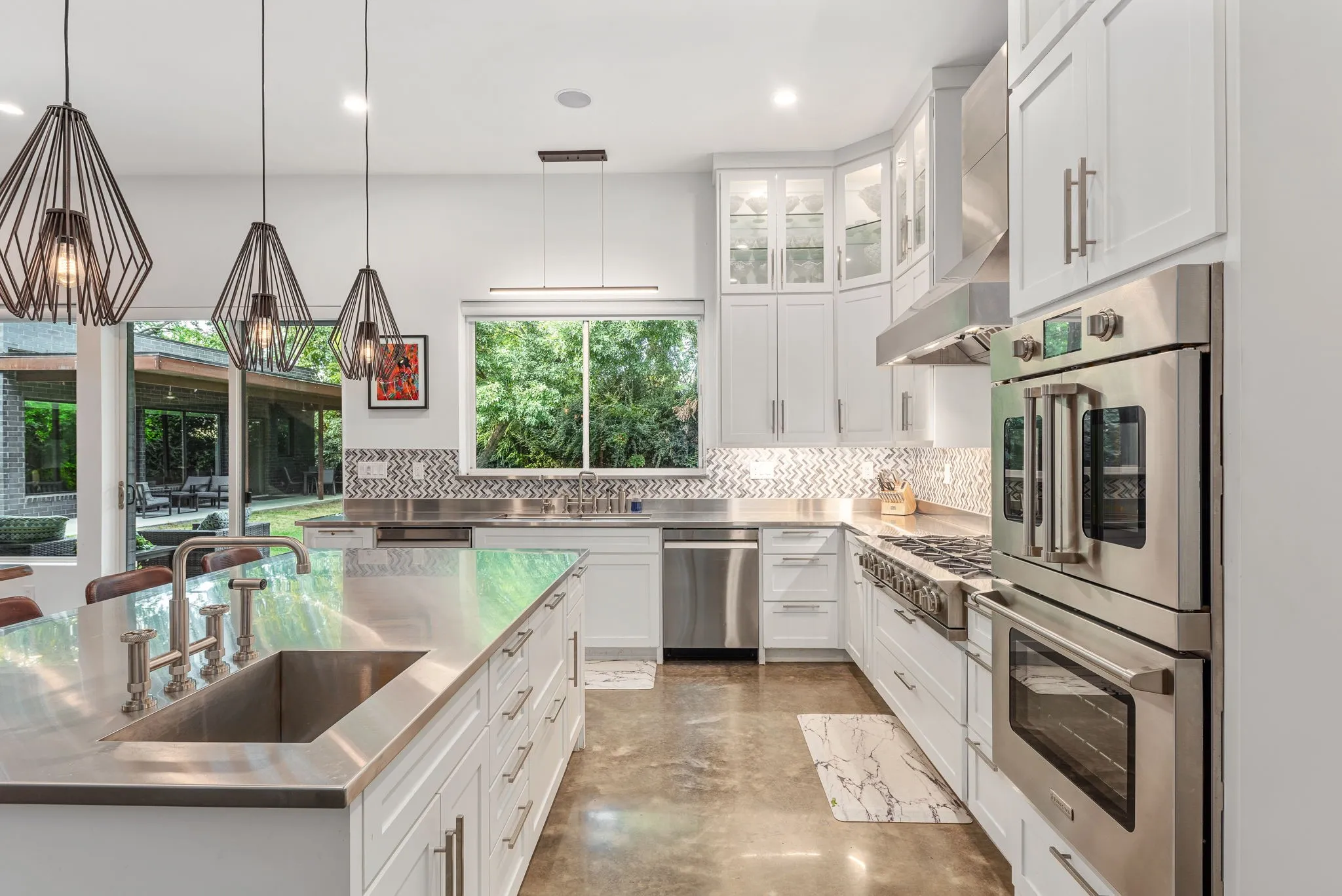 Single Family Residence For Sale in Dallas County , 4798 Iberia Avenue, Dallas, Texas 75207, 6 Bedroom, 7 Bathroom, 2 Garage spaces, 5,486 Sqft, built in 2021, Preowned, mls#21056779, Real Estate Agent in Dallas, Homes For Sale in Dallas county, Homes For Sale in Dallas, Realtor in Dallas Texas, Real Estate Brokerage Independent Realty Texas, Luminita Cordes Realtor