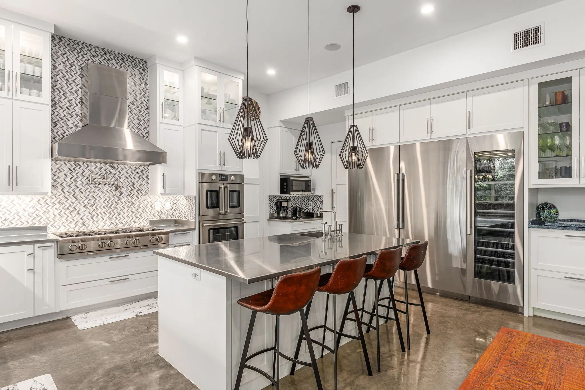Single Family Residence For Sale in Dallas County , 4798 Iberia Avenue, Dallas, Texas 75207, 6 Bedroom, 7 Bathroom, 2 Garage spaces, 5,486 Sqft, built in 2021, Preowned, mls#21056779, Real Estate Agent in Dallas, Homes For Sale in Dallas county, Homes For Sale in Dallas, Realtor in Dallas Texas, Real Estate Brokerage Independent Realty Texas, Luminita Cordes Realtor