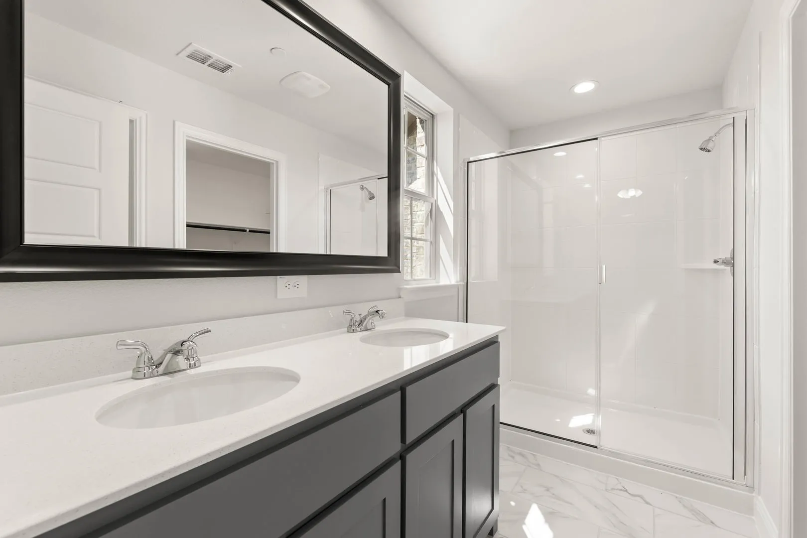 672 Sandiford-Primary Suite-4
