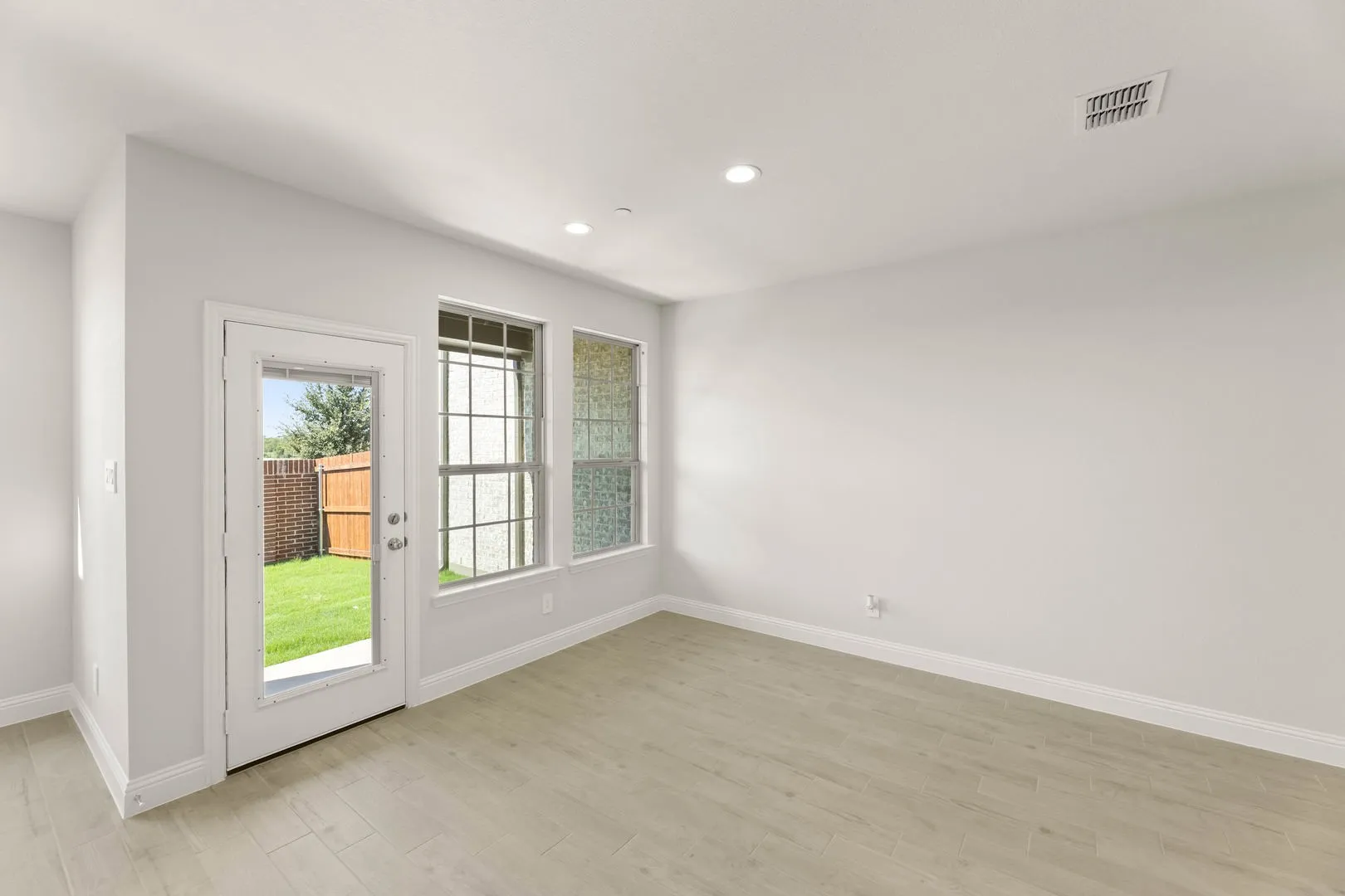672 Sandiford-Dining-1