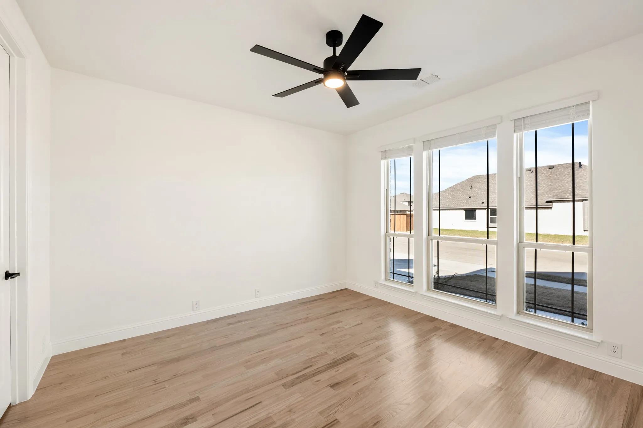 Single Family Residence For Sale in Denton County , 1001 Sedona Trail, Justin, Texas 76247, 4 Bedroom, 4 Bathroom, 2 Garage spaces, 3,430 Sqft, built in 2025, New Construction - Complete, mls#21059025, Real Estate Agent in Justin, Homes For Sale in Denton county, Homes For Sale in Justin, Realtor in Justin Texas, Real Estate Brokerage Independent Realty Texas, Luminita Cordes Realtor