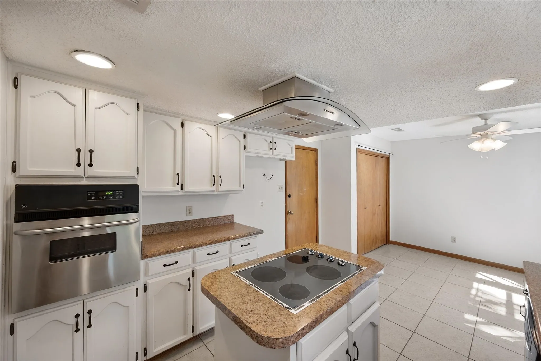 Single Family Residence For Sale in Tarrant County , 3724 Billie Faye Drive, North Richland Hills, Texas 76180, 3 Bedroom, 2 Bathroom, 2 Garage spaces, 1,432 Sqft, built in 1974, mls#21068313, Real Estate Agent in North Richland Hills, Homes For Sale in Tarrant county, Homes For Sale in North Richland Hills, Realtor in North Richland Hills Texas, Real Estate Brokerage Independent Realty Texas, Luminita Cordes Realtor