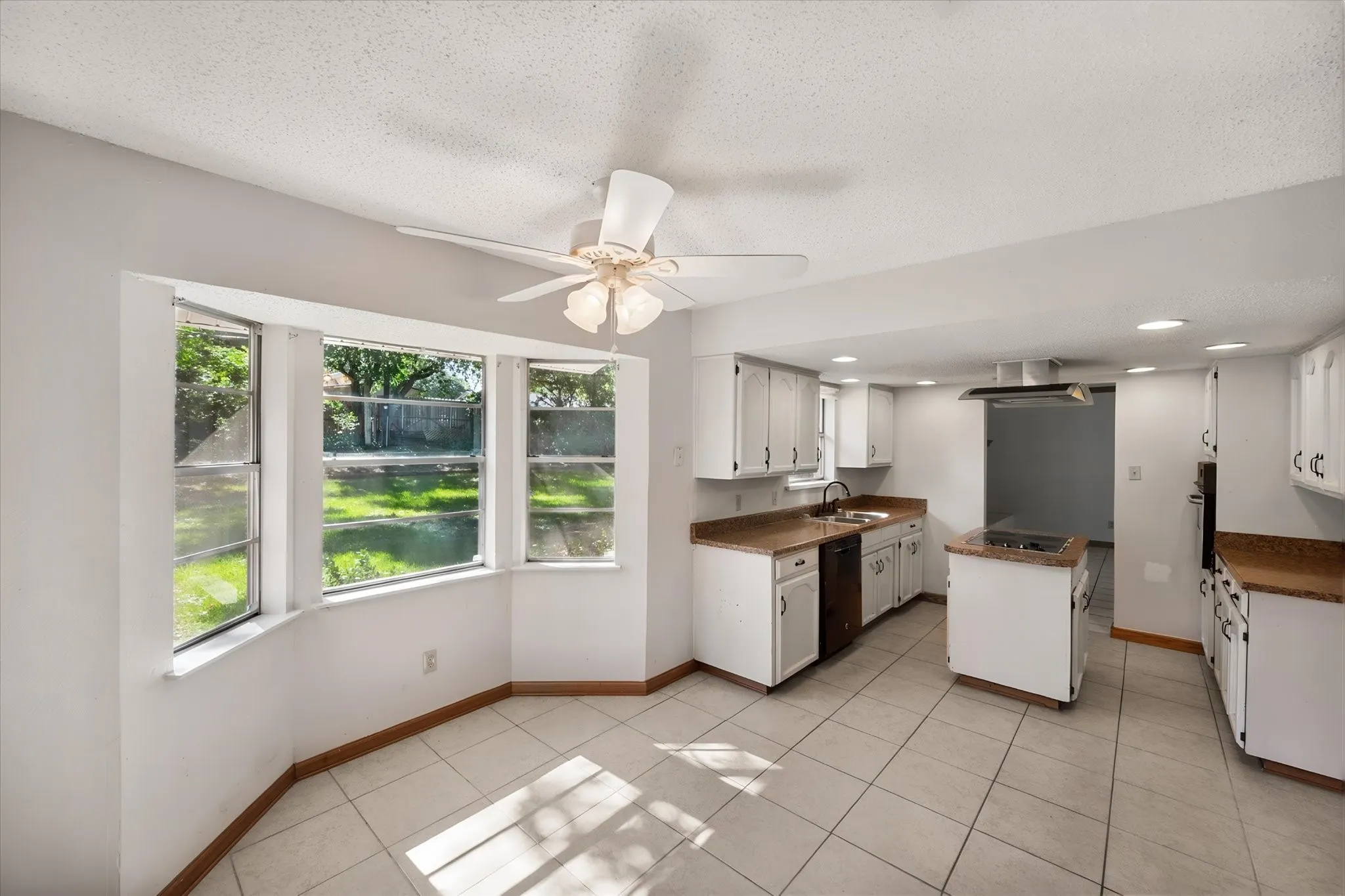 Single Family Residence For Sale in Tarrant County , 3724 Billie Faye Drive, North Richland Hills, Texas 76180, 3 Bedroom, 2 Bathroom, 2 Garage spaces, 1,432 Sqft, built in 1974, mls#21068313, Real Estate Agent in North Richland Hills, Homes For Sale in Tarrant county, Homes For Sale in North Richland Hills, Realtor in North Richland Hills Texas, Real Estate Brokerage Independent Realty Texas, Luminita Cordes Realtor