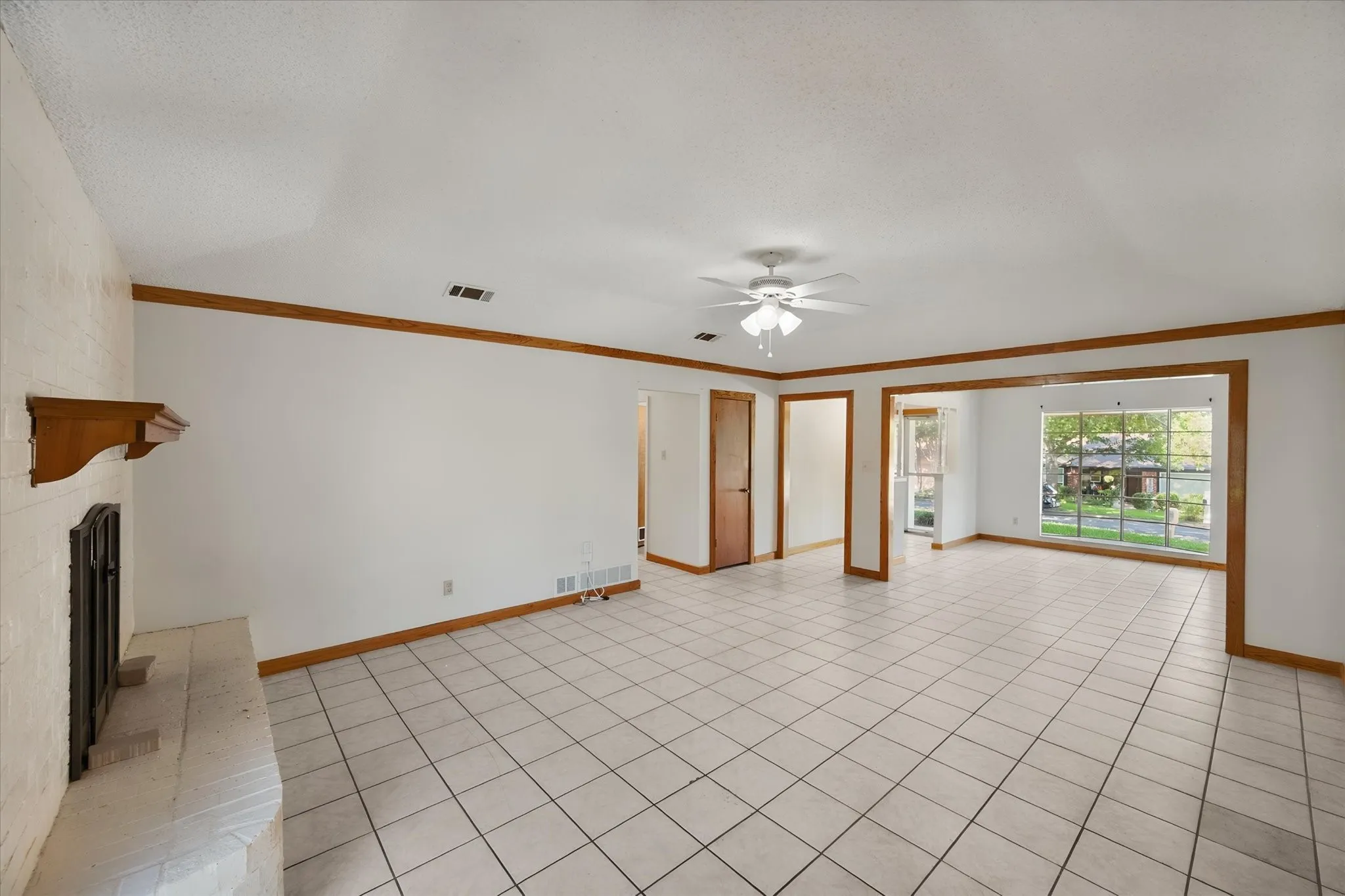 Single Family Residence For Sale in Tarrant County , 3724 Billie Faye Drive, North Richland Hills, Texas 76180, 3 Bedroom, 2 Bathroom, 2 Garage spaces, 1,432 Sqft, built in 1974, mls#21068313, Real Estate Agent in North Richland Hills, Homes For Sale in Tarrant county, Homes For Sale in North Richland Hills, Realtor in North Richland Hills Texas, Real Estate Brokerage Independent Realty Texas, Luminita Cordes Realtor