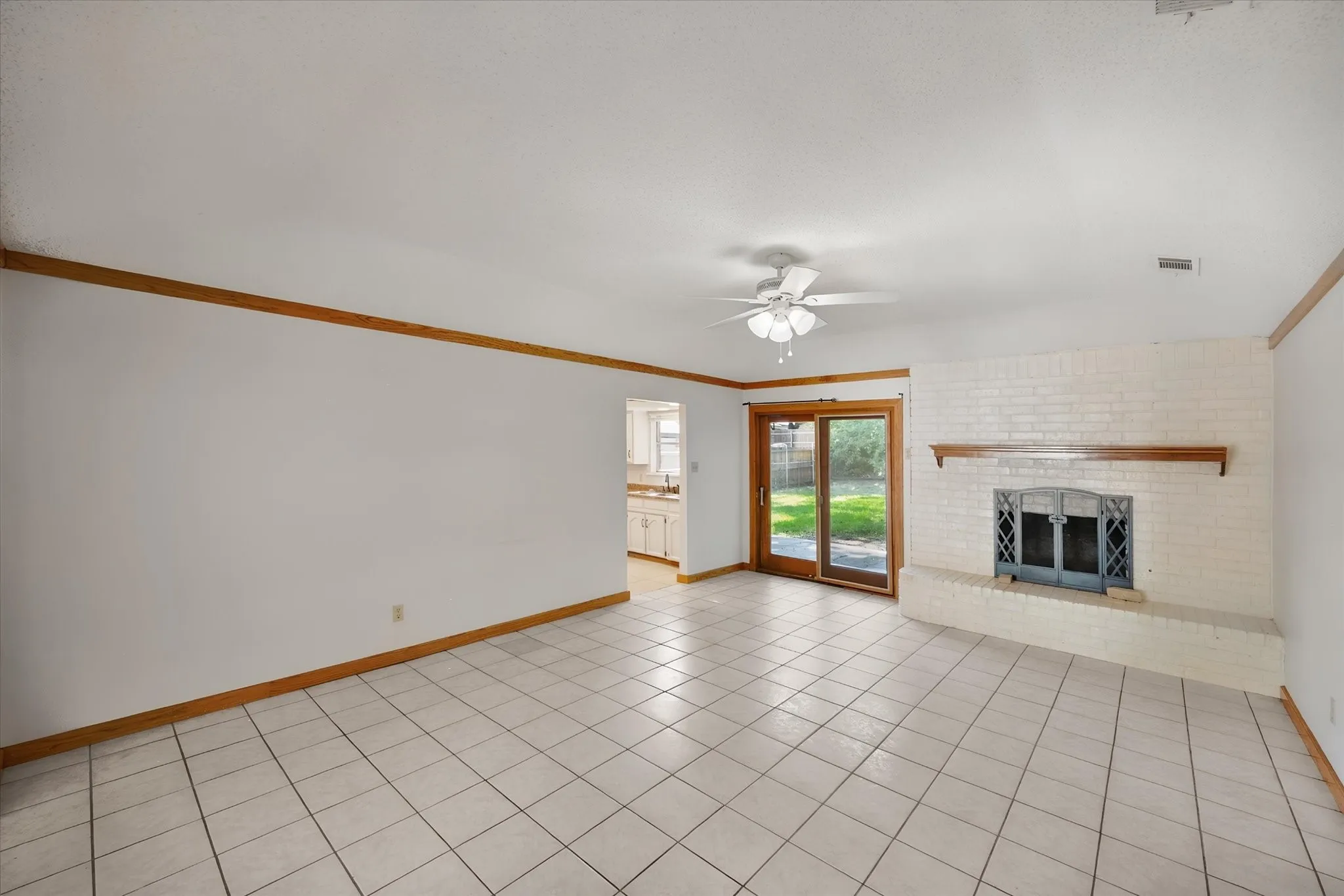 Single Family Residence For Sale in Tarrant County , 3724 Billie Faye Drive, North Richland Hills, Texas 76180, 3 Bedroom, 2 Bathroom, 2 Garage spaces, 1,432 Sqft, built in 1974, mls#21068313, Real Estate Agent in North Richland Hills, Homes For Sale in Tarrant county, Homes For Sale in North Richland Hills, Realtor in North Richland Hills Texas, Real Estate Brokerage Independent Realty Texas, Luminita Cordes Realtor