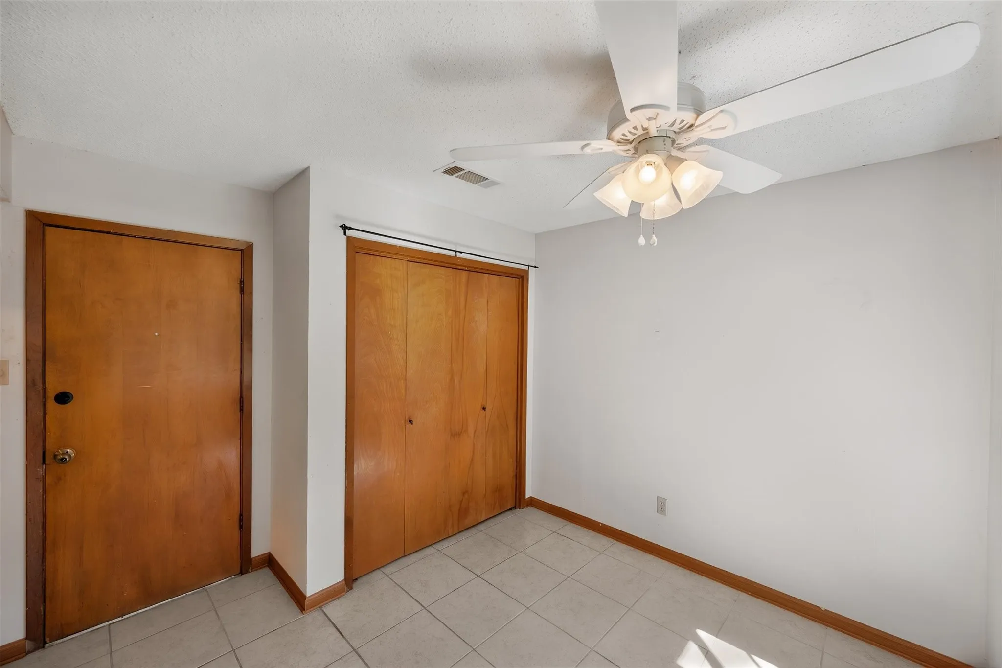 Single Family Residence For Sale in Tarrant County , 3724 Billie Faye Drive, North Richland Hills, Texas 76180, 3 Bedroom, 2 Bathroom, 2 Garage spaces, 1,432 Sqft, built in 1974, mls#21068313, Real Estate Agent in North Richland Hills, Homes For Sale in Tarrant county, Homes For Sale in North Richland Hills, Realtor in North Richland Hills Texas, Real Estate Brokerage Independent Realty Texas, Luminita Cordes Realtor
