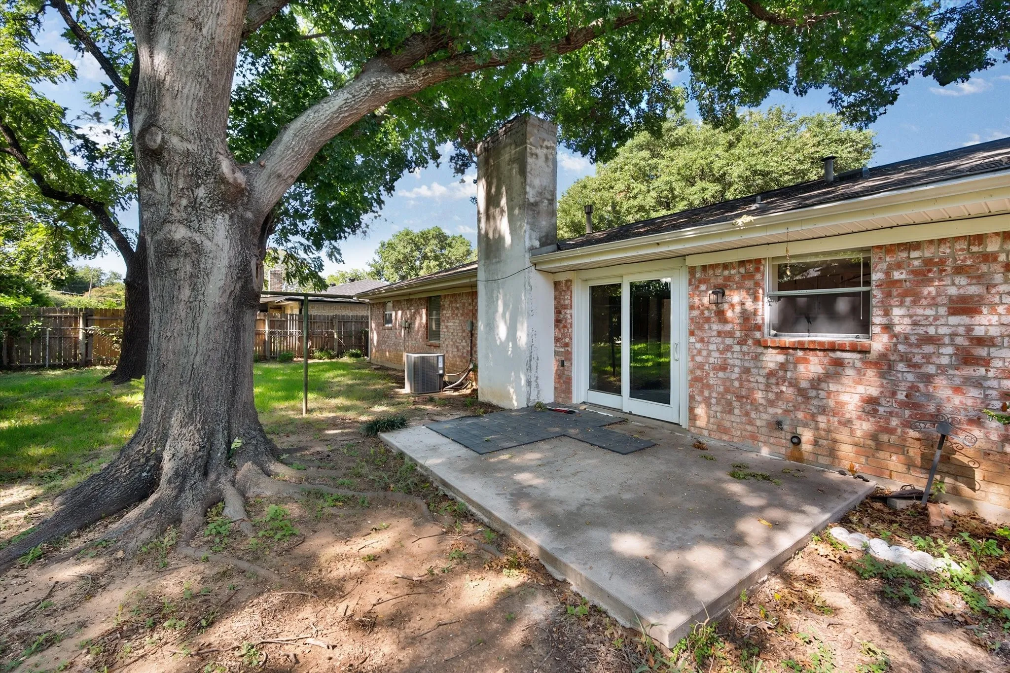 Single Family Residence For Sale in Tarrant County , 3724 Billie Faye Drive, North Richland Hills, Texas 76180, 3 Bedroom, 2 Bathroom, 2 Garage spaces, 1,432 Sqft, built in 1974, mls#21068313, Real Estate Agent in North Richland Hills, Homes For Sale in Tarrant county, Homes For Sale in North Richland Hills, Realtor in North Richland Hills Texas, Real Estate Brokerage Independent Realty Texas, Luminita Cordes Realtor