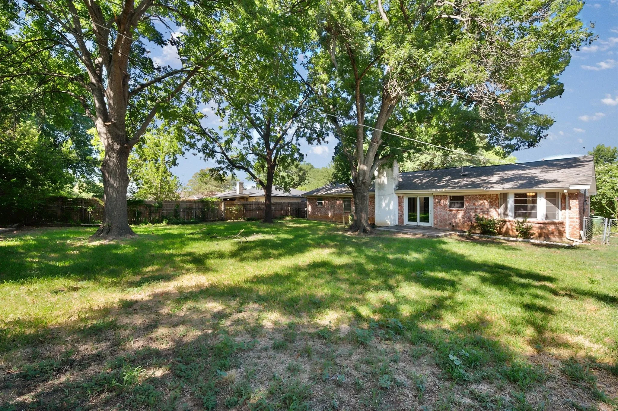 Single Family Residence For Sale in Tarrant County , 3724 Billie Faye Drive, North Richland Hills, Texas 76180, 3 Bedroom, 2 Bathroom, 2 Garage spaces, 1,432 Sqft, built in 1974, mls#21068313, Real Estate Agent in North Richland Hills, Homes For Sale in Tarrant county, Homes For Sale in North Richland Hills, Realtor in North Richland Hills Texas, Real Estate Brokerage Independent Realty Texas, Luminita Cordes Realtor
