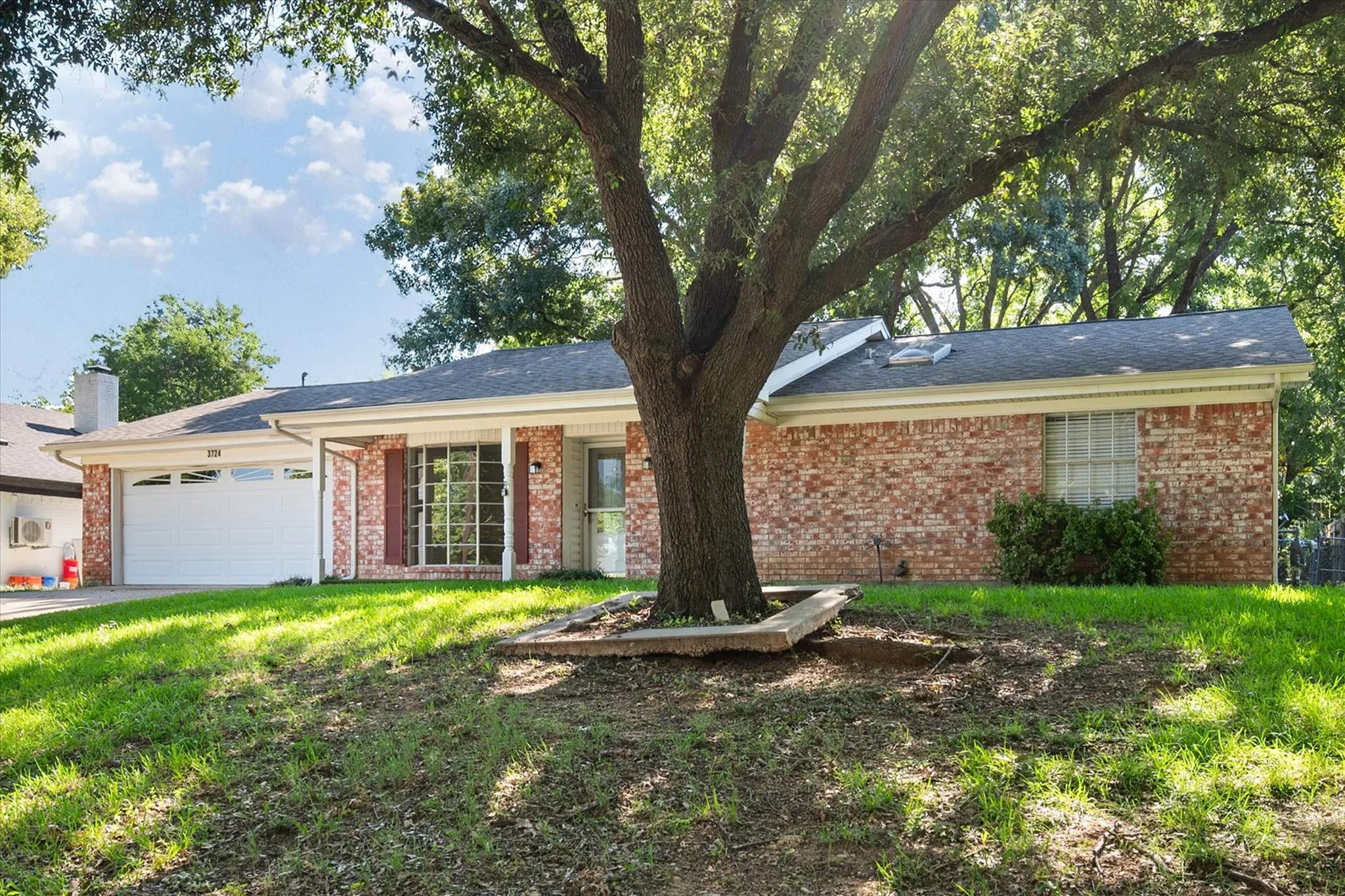 Single Family Residence For Sale in Tarrant County , 3724 Billie Faye Drive, North Richland Hills, Texas 76180, 3 Bedroom, 2 Bathroom, 2 Garage spaces, 1,432 Sqft, built in 1974, mls#21068313, Real Estate Agent in North Richland Hills, Homes For Sale in Tarrant county, Homes For Sale in North Richland Hills, Realtor in North Richland Hills Texas, Real Estate Brokerage Independent Realty Texas, Luminita Cordes Realtor